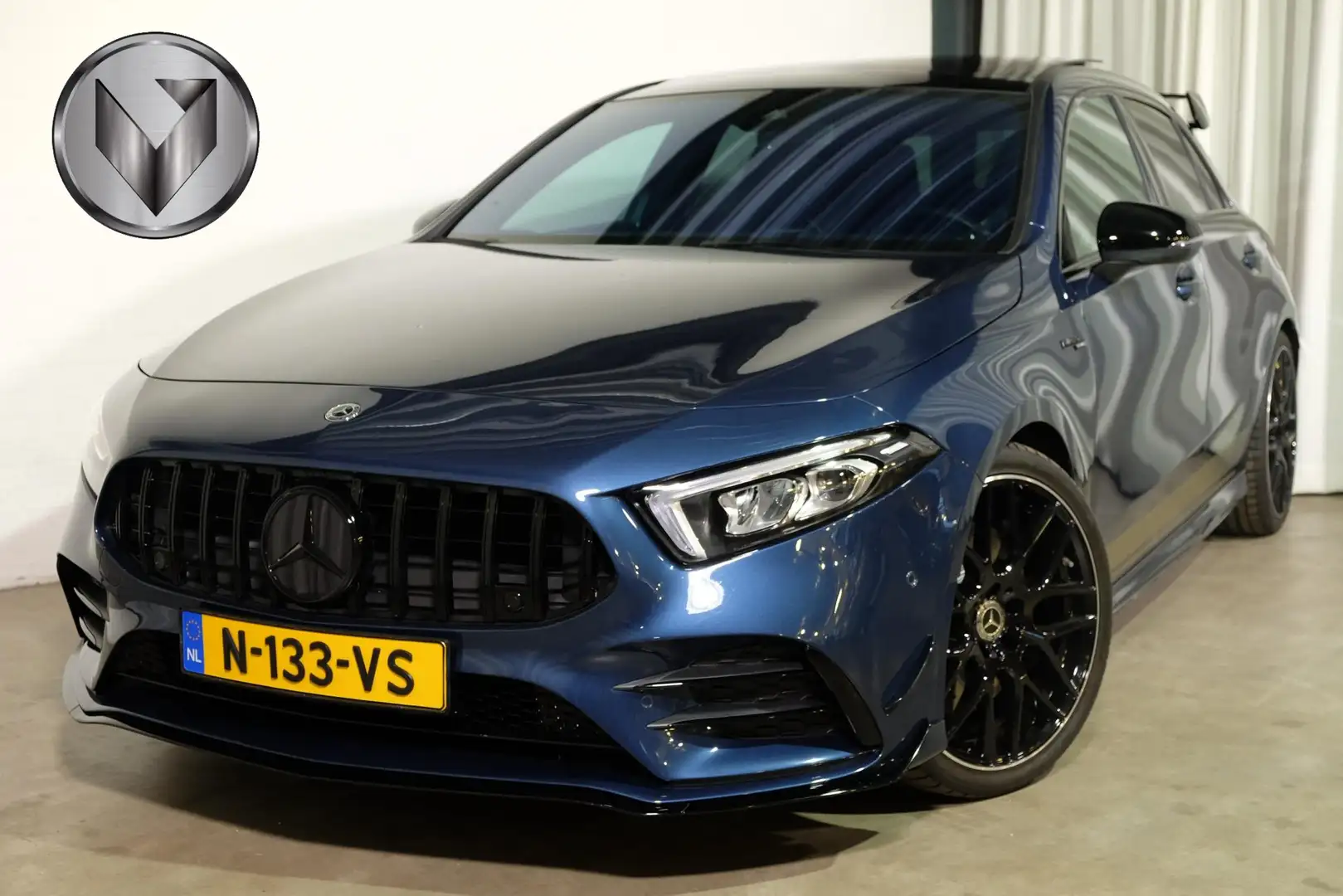 Mercedes-Benz A 35 AMG 4MATIC Edition 1 Blauw - 1