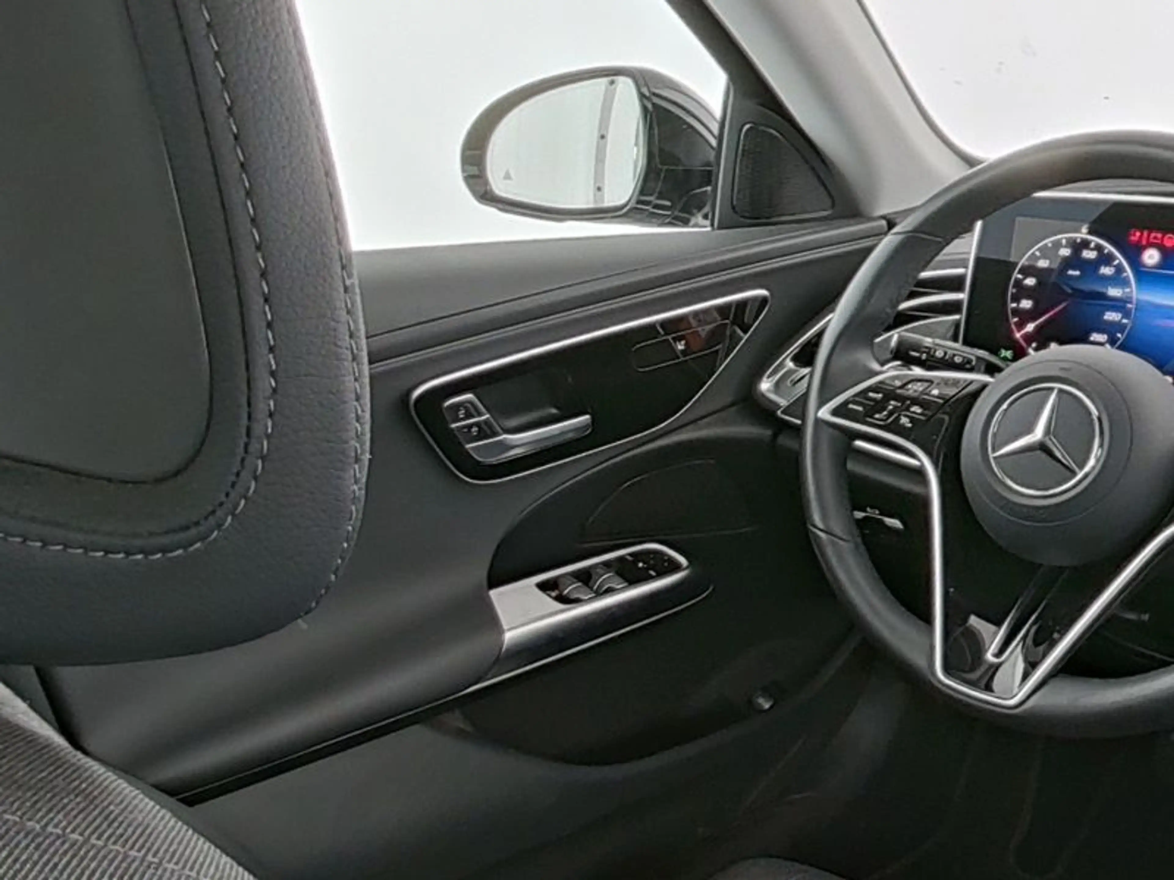 Mercedes-Benz E 220 T d AVANTGARDE Advanced, AHK schw., Winter-Paket — photo 11