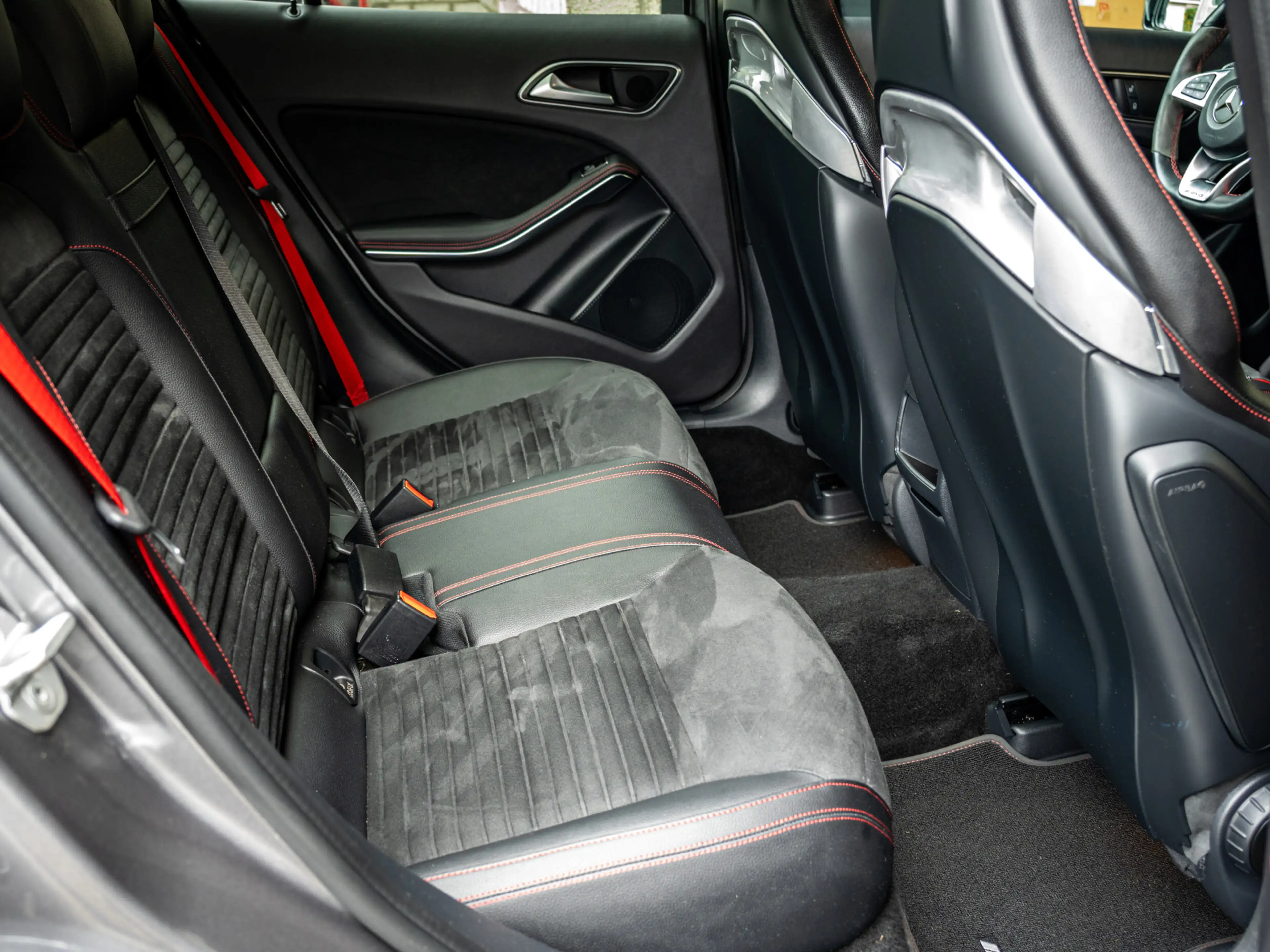 Mercedes-Benz GLA 45 AMG 4MATIC Aero pakket|sportuitlaat|carplay|bucket sea — photo 13