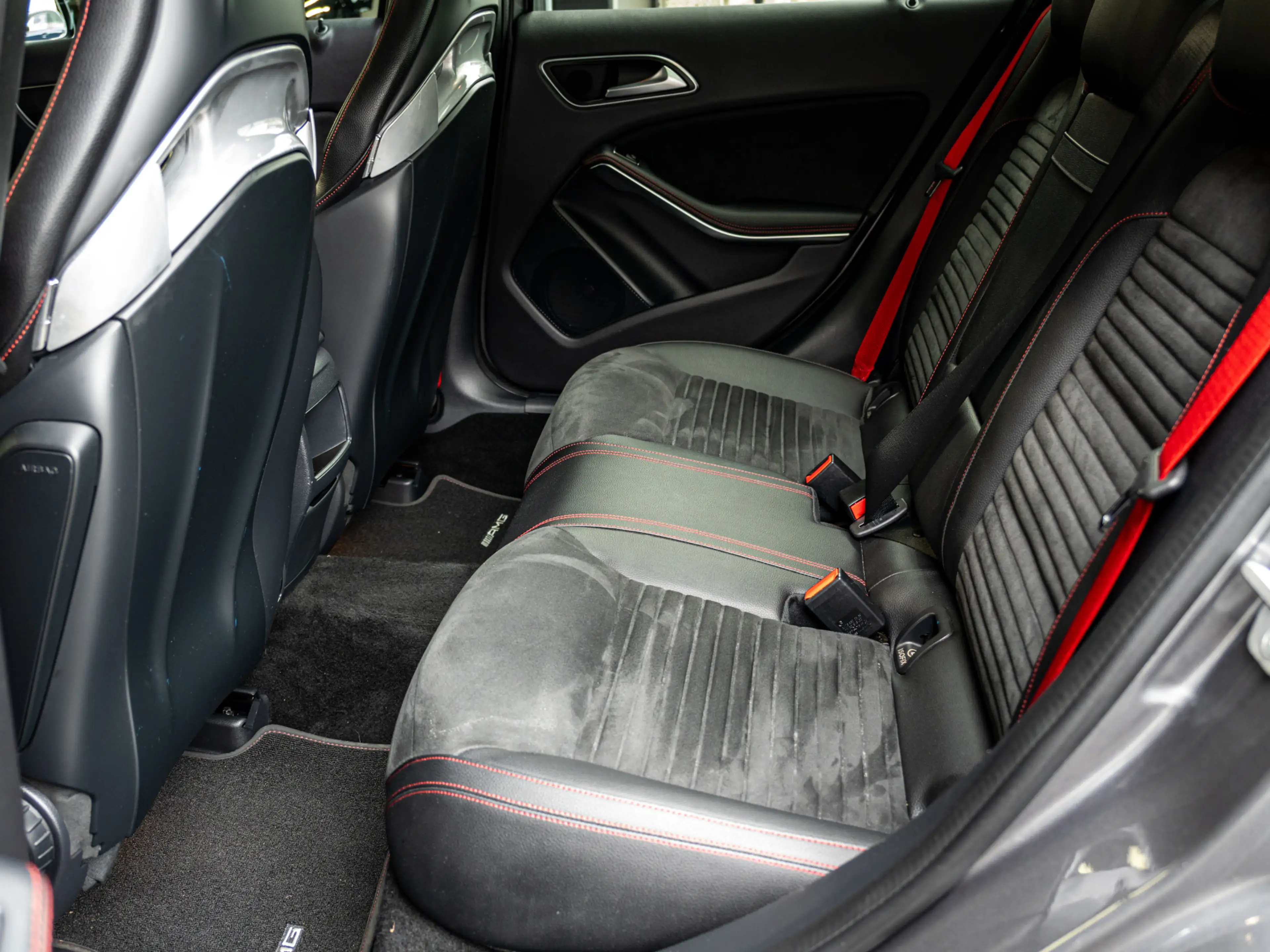 Mercedes-Benz GLA 45 AMG 4MATIC Aero pakket|sportuitlaat|carplay|bucket sea — photo 15