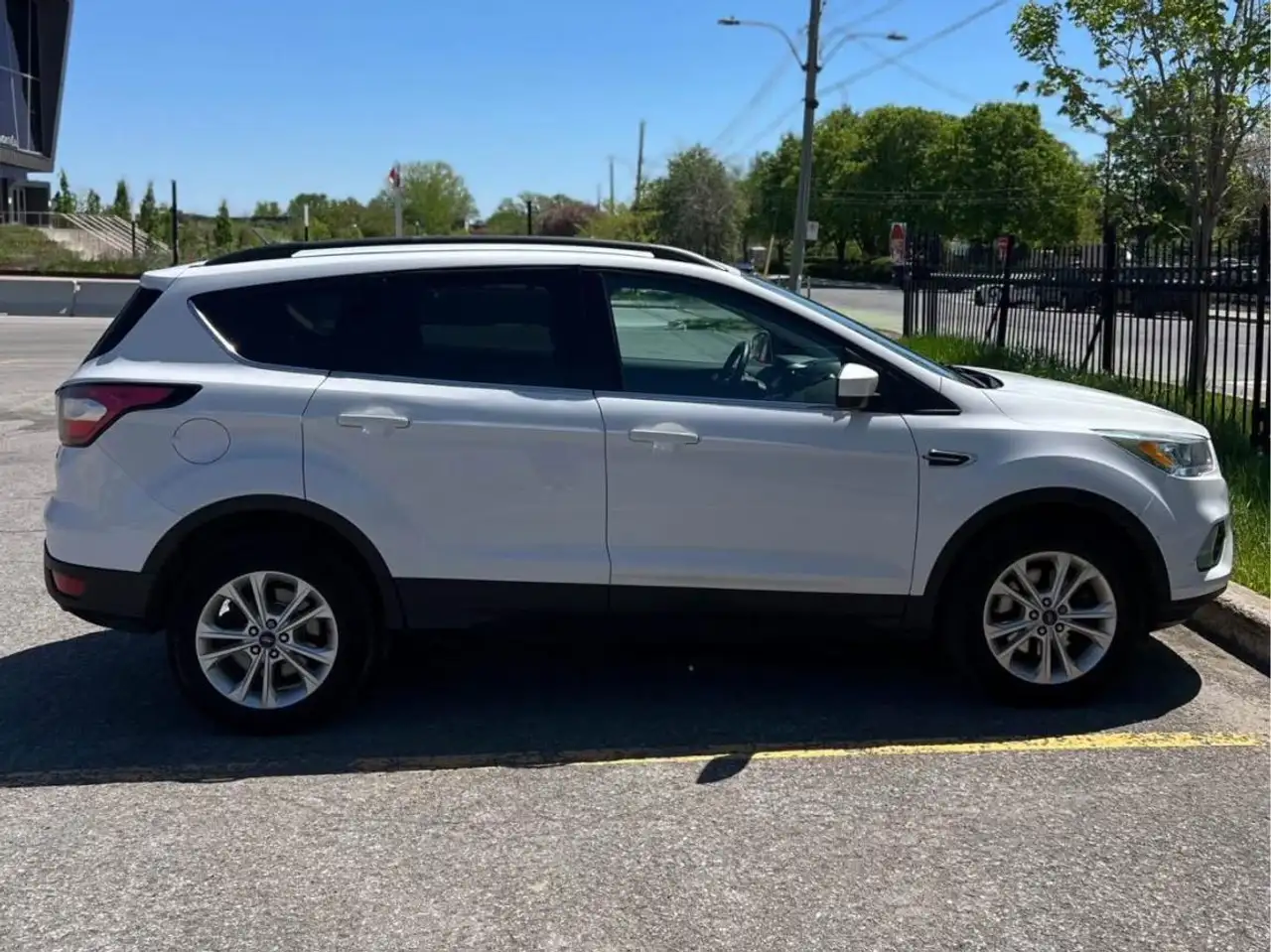 Ford Escape снимка Ford Escape