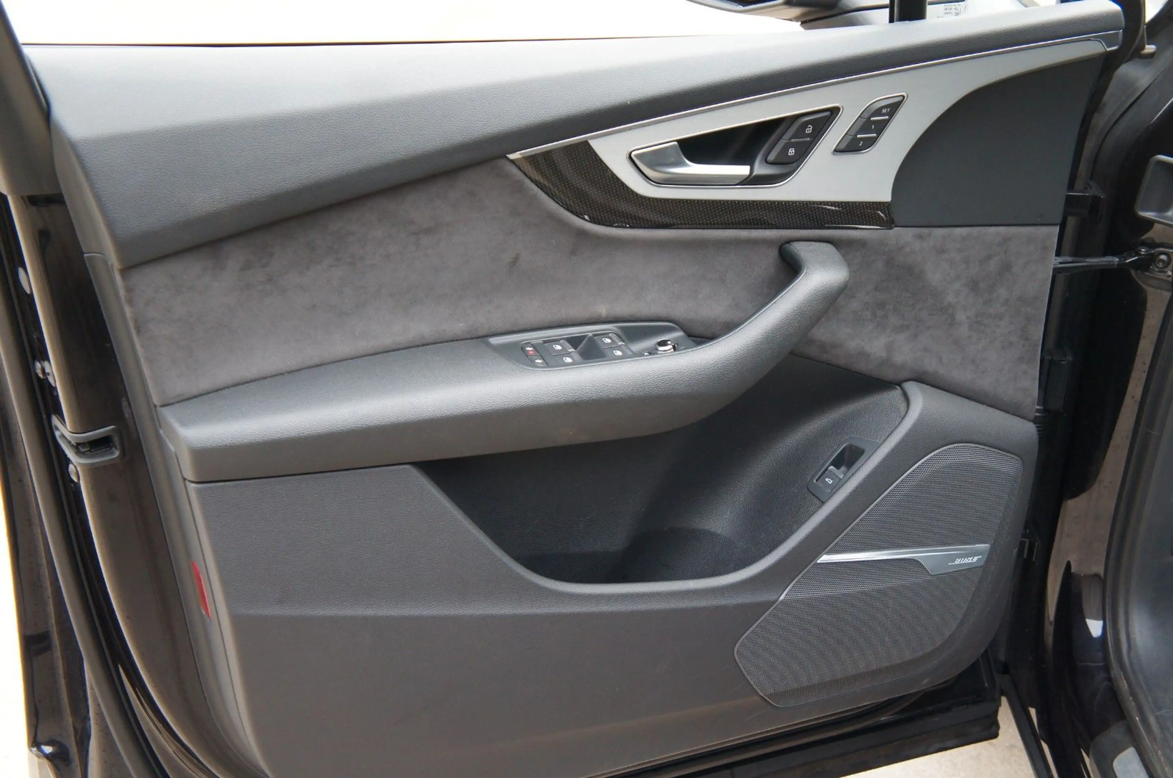 Audi SQ7 4.0 TDI Quattro HUD Pano 360° Bose 320KW Eu6 — photo 10
