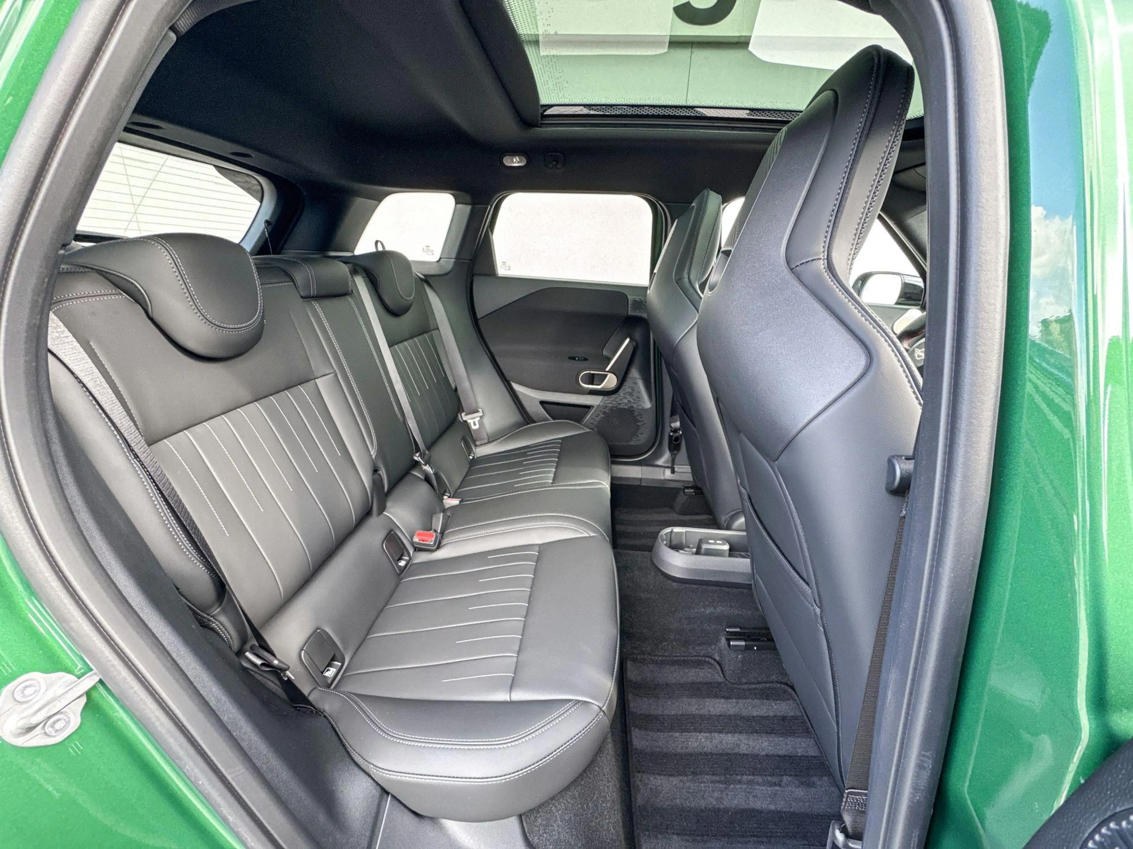MINI Aceman SE Classic XL 54.2 kWh |  Pakket XL — photo 9