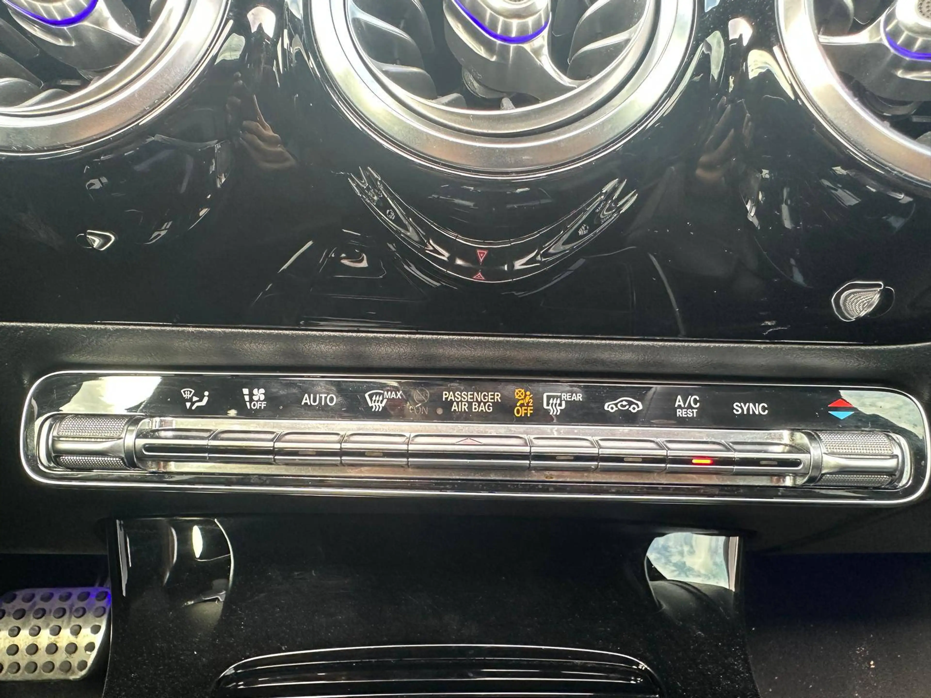 Mercedes-Benz CLA 180 CLA 180 Pack AMG/TOIT OUVRANT/CAMERA/PACK NIGHT — photo 15