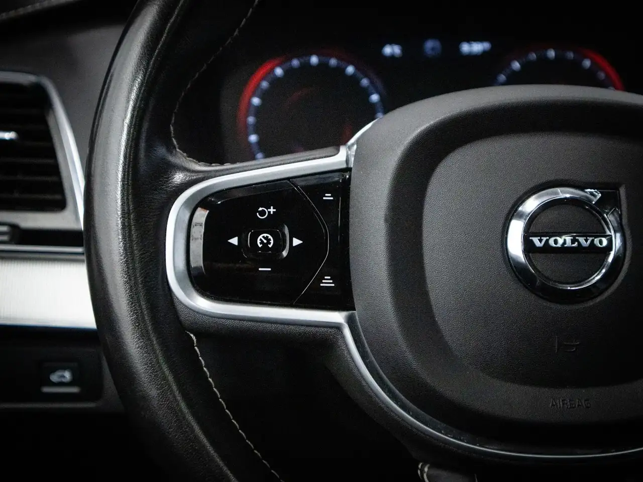Volvo XC90 снимка Volvo XC90