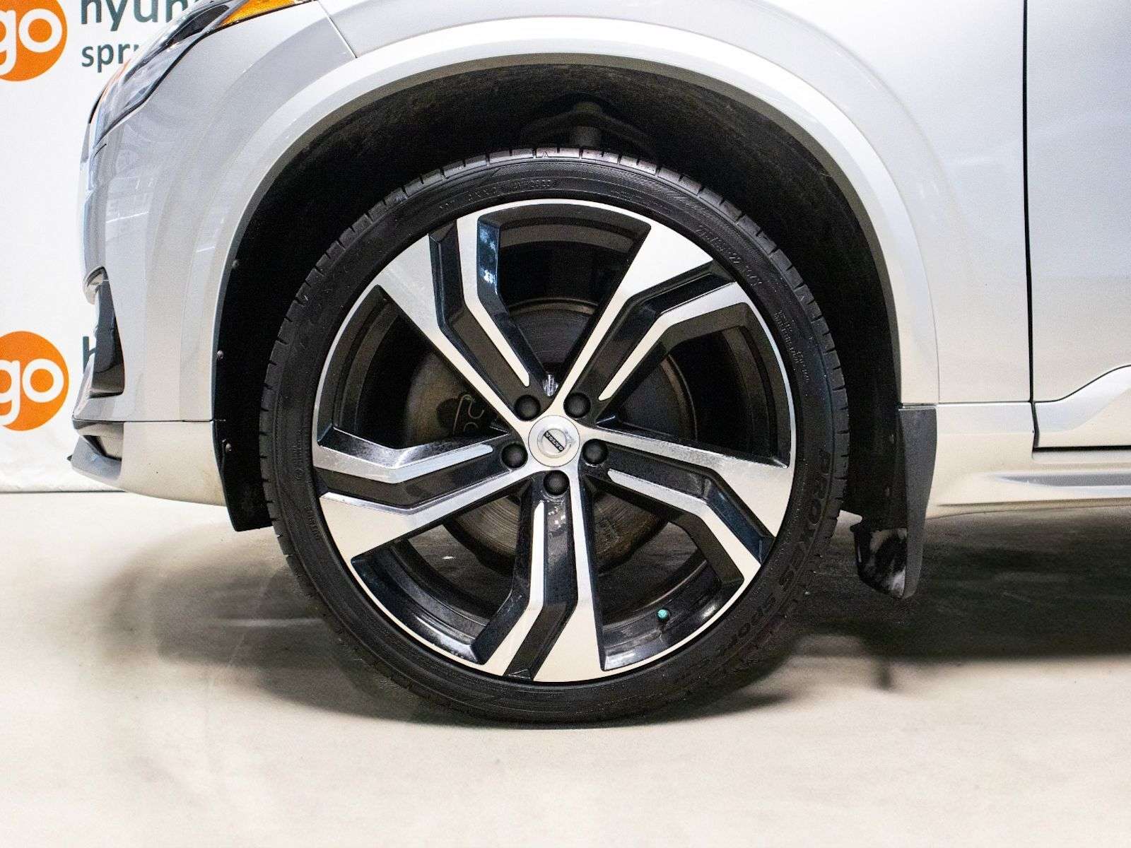 2021 Volvo XC90 R-Design: AWD, Panoramic Moonroof, Front/Rear Heat alt 5