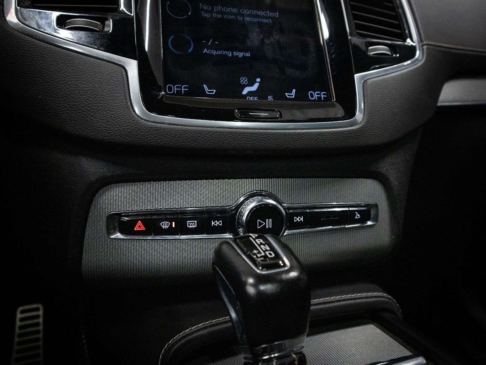 2021 Volvo XC90 R-Design: AWD, Panoramic Moonroof, Front/Rear Heat thumb 25