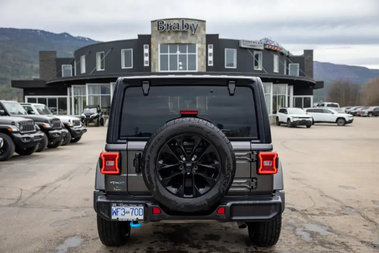 Jeep Wrangler снимка Jeep Wrangler