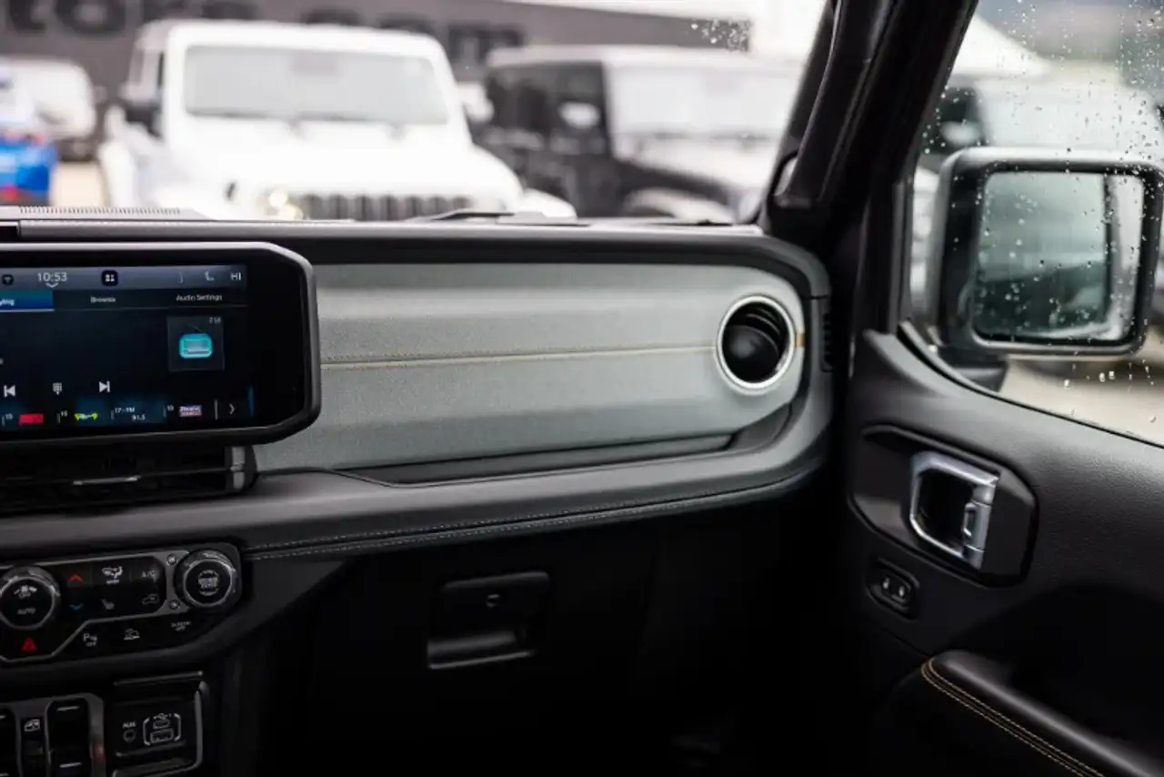Jeep Wrangler снимка Jeep Wrangler