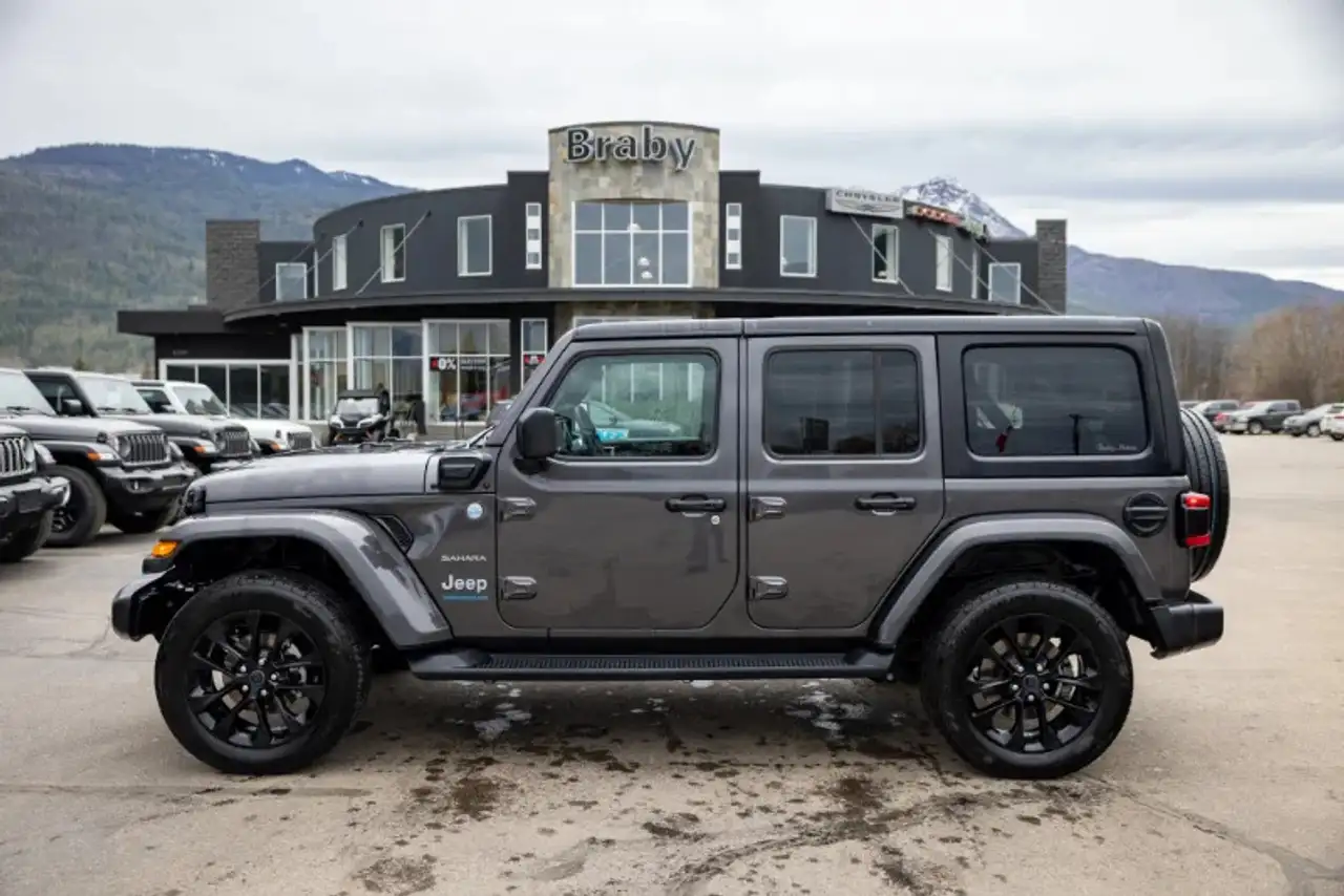 Jeep Wrangler снимка Jeep Wrangler