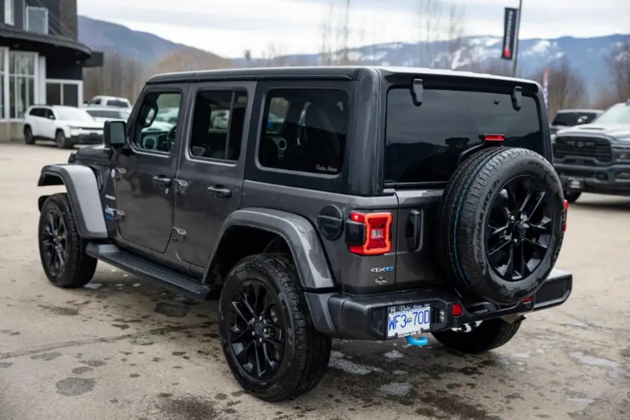 Jeep Wrangler снимка Jeep Wrangler