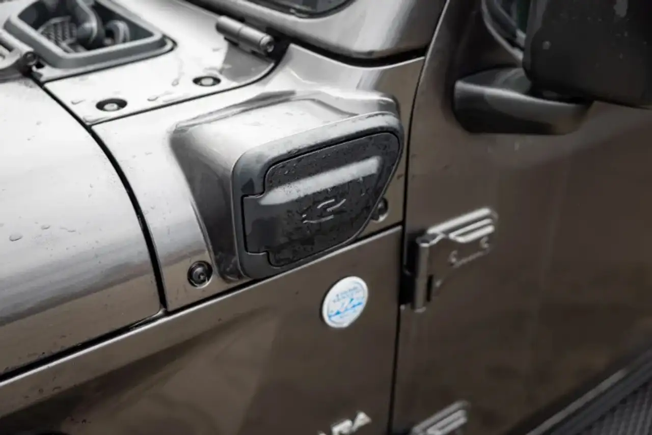 Jeep Wrangler снимка Jeep Wrangler