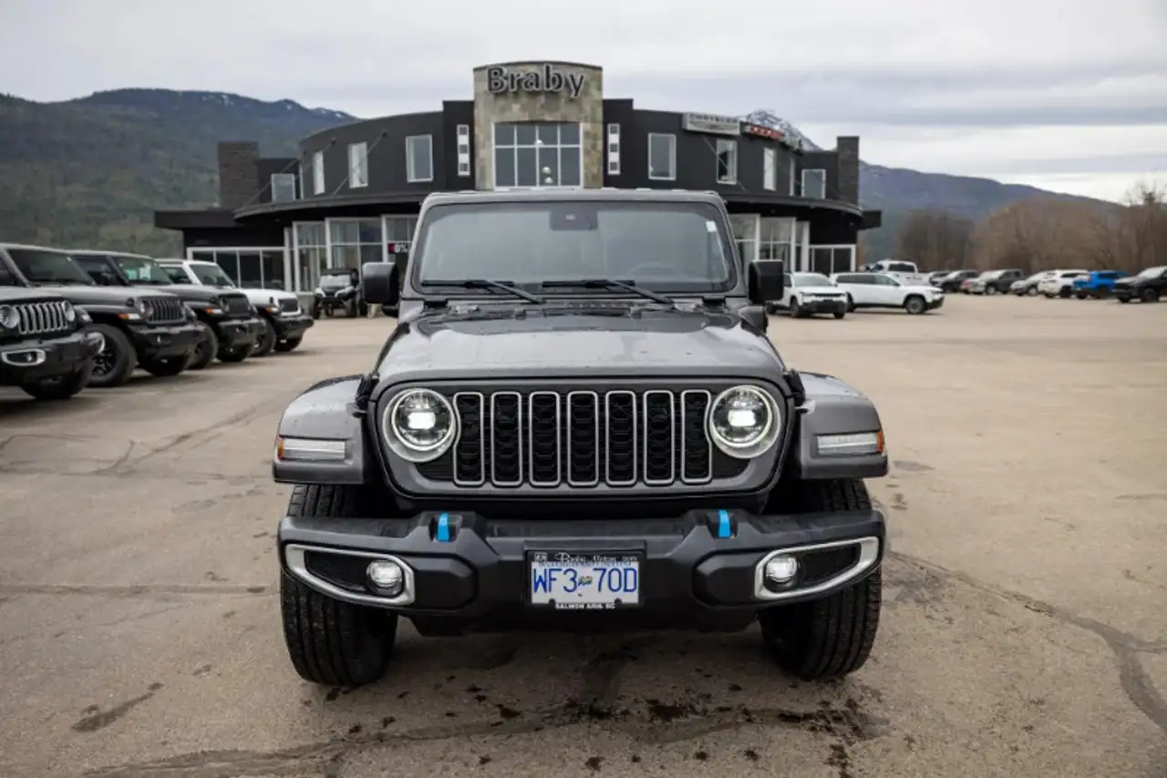 Jeep Wrangler снимка Jeep Wrangler