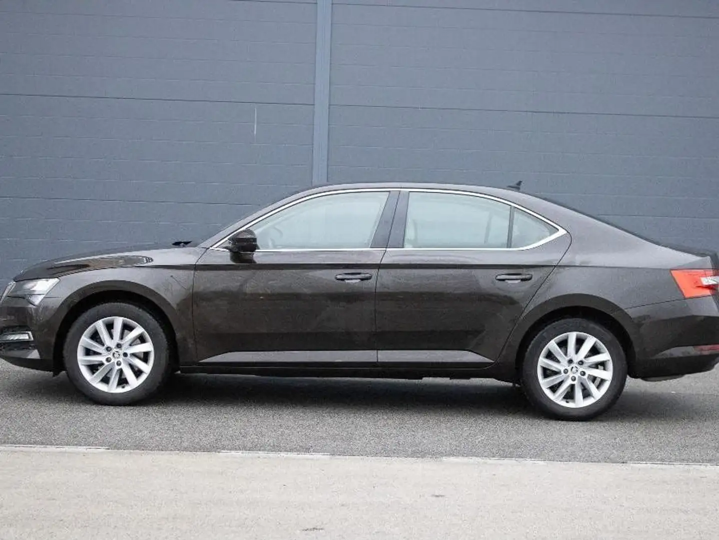 Skoda Superb Superb 1.5 TSI DSG Style Braun - 1
