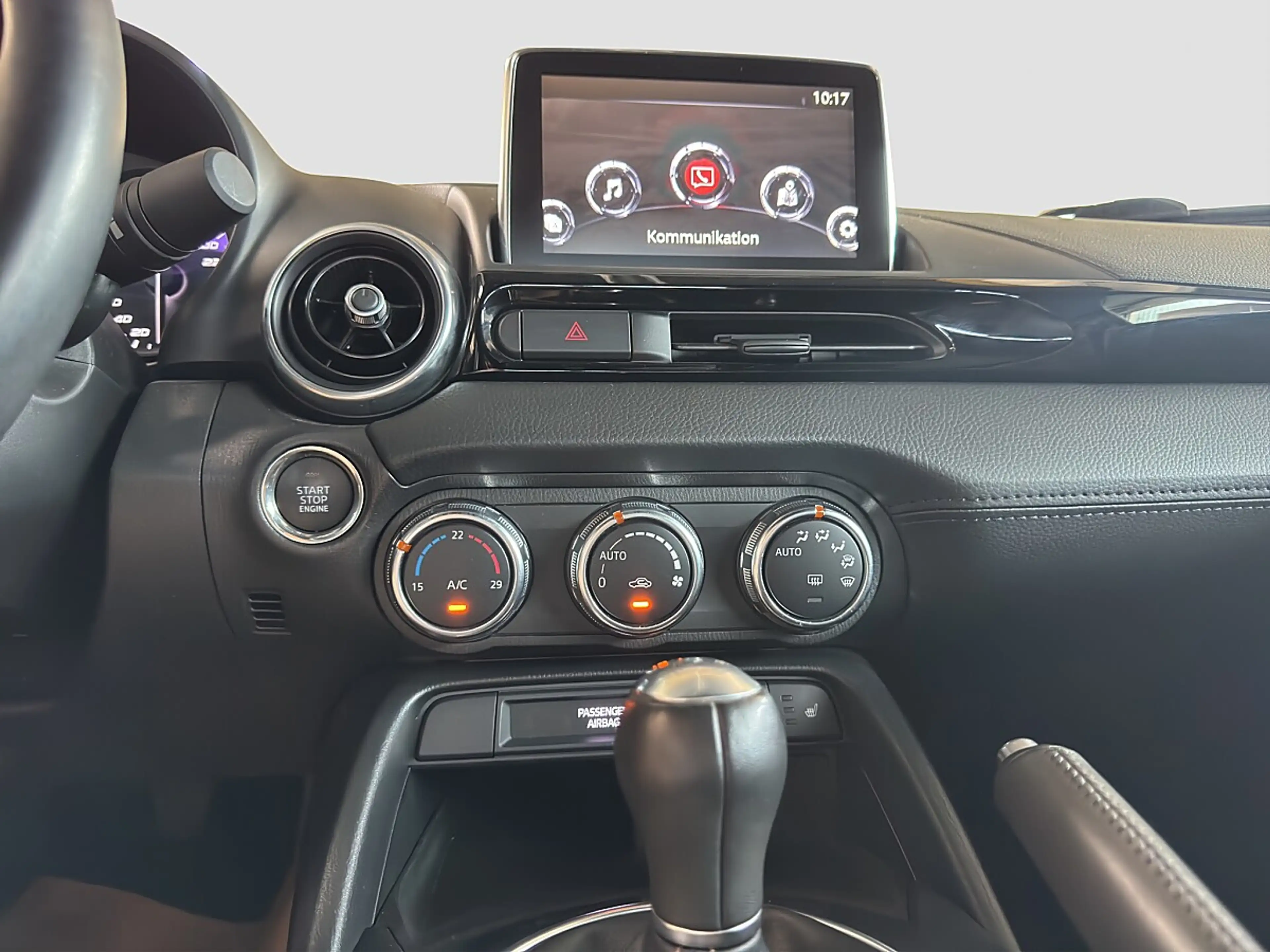 Fiat 124 Spider Lusso — photo 9