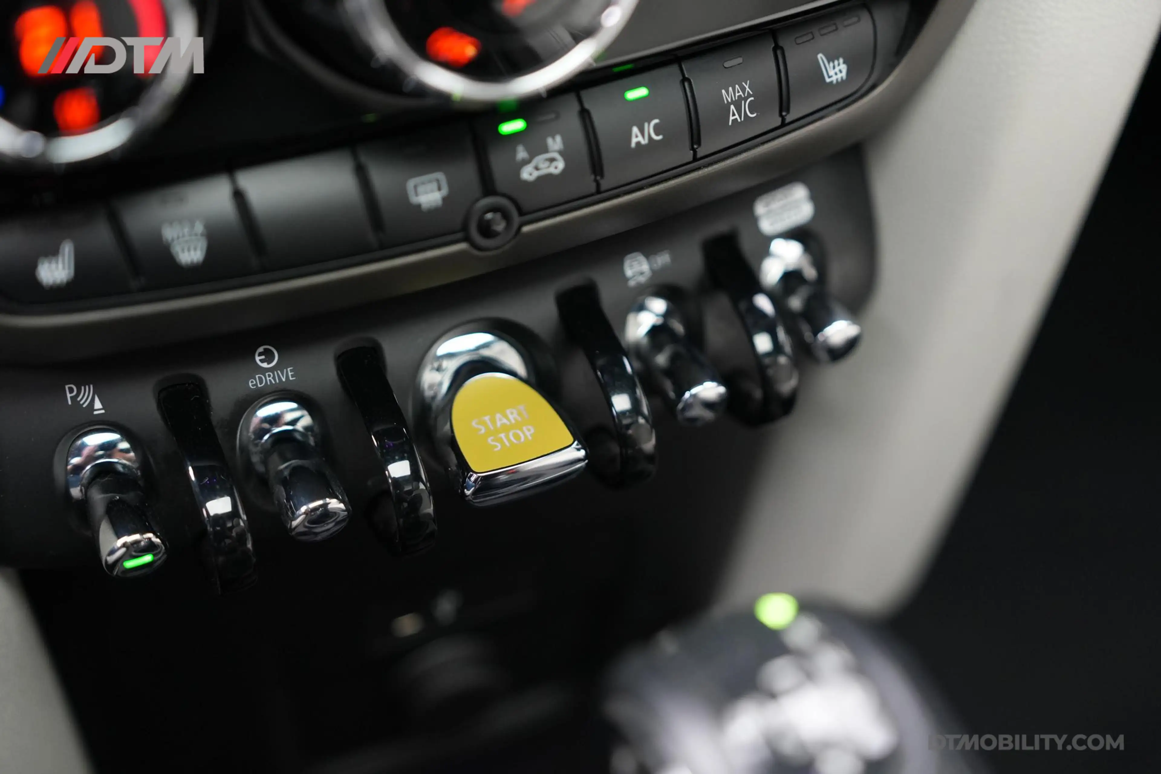MINI Cooper SE Countryman 1.5 ALL4 | Panorama | Chester | Camera — photo 32