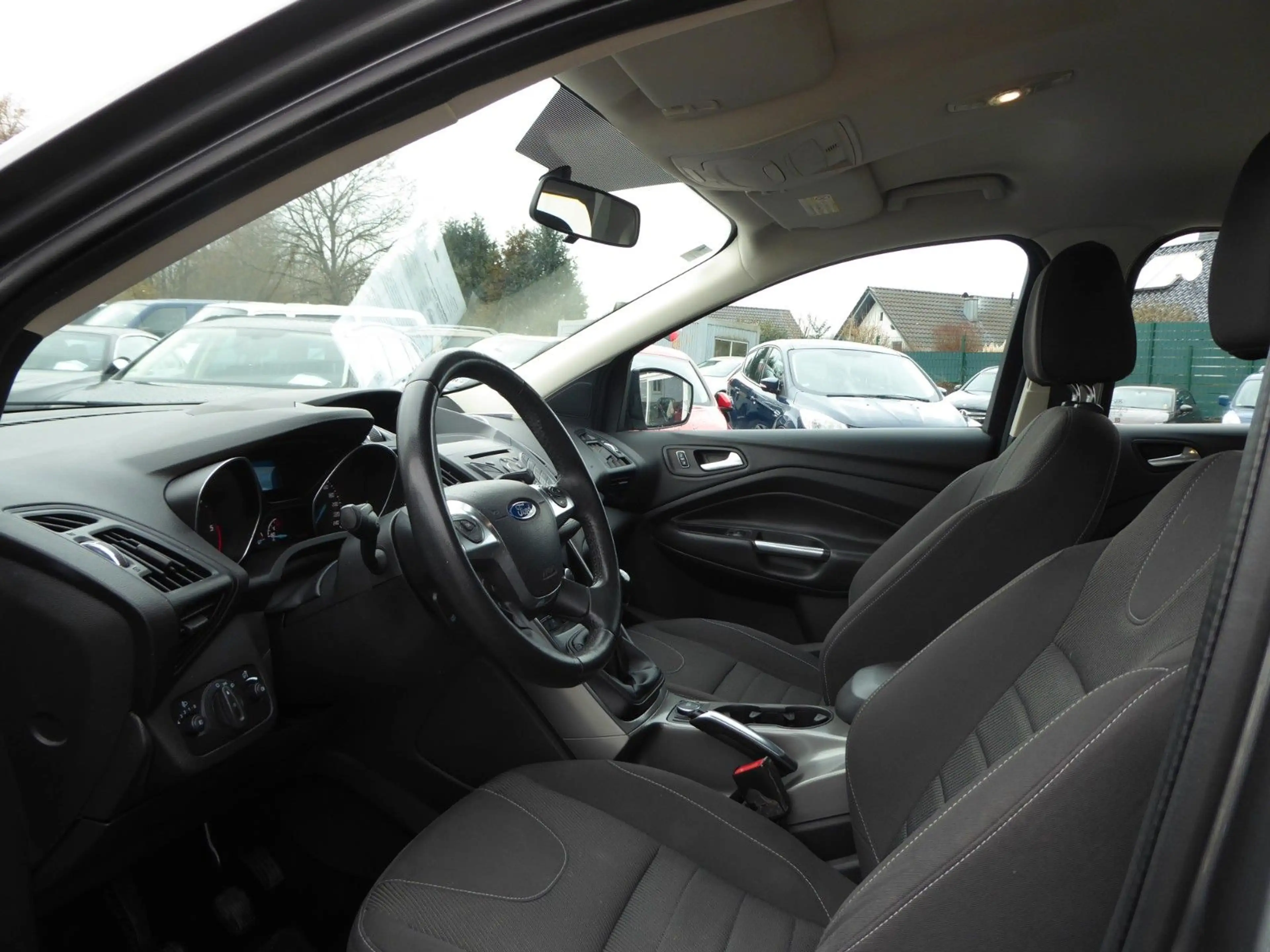 Ford Kuga Trend — photo 15