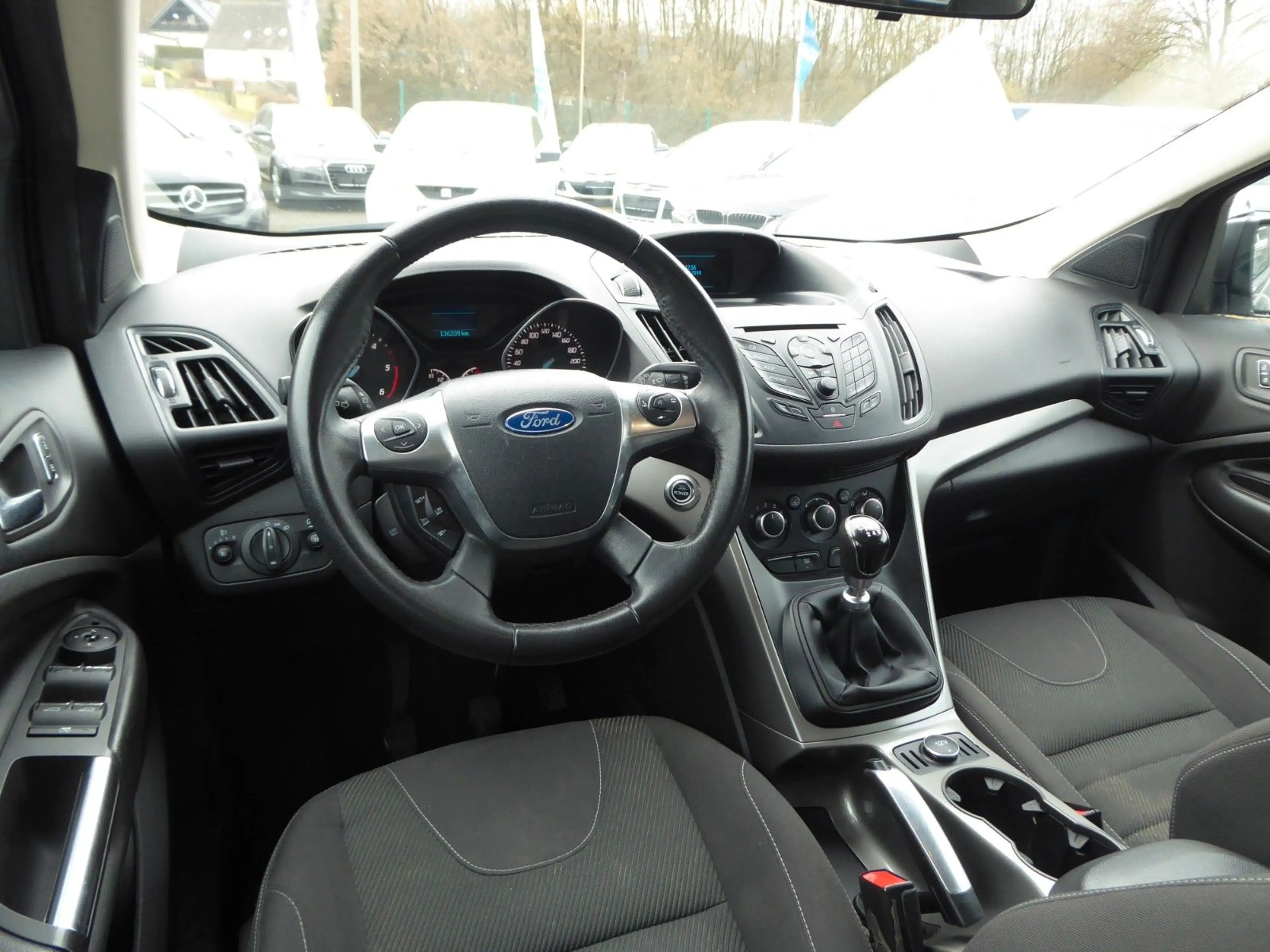 Ford Kuga Trend — photo 13