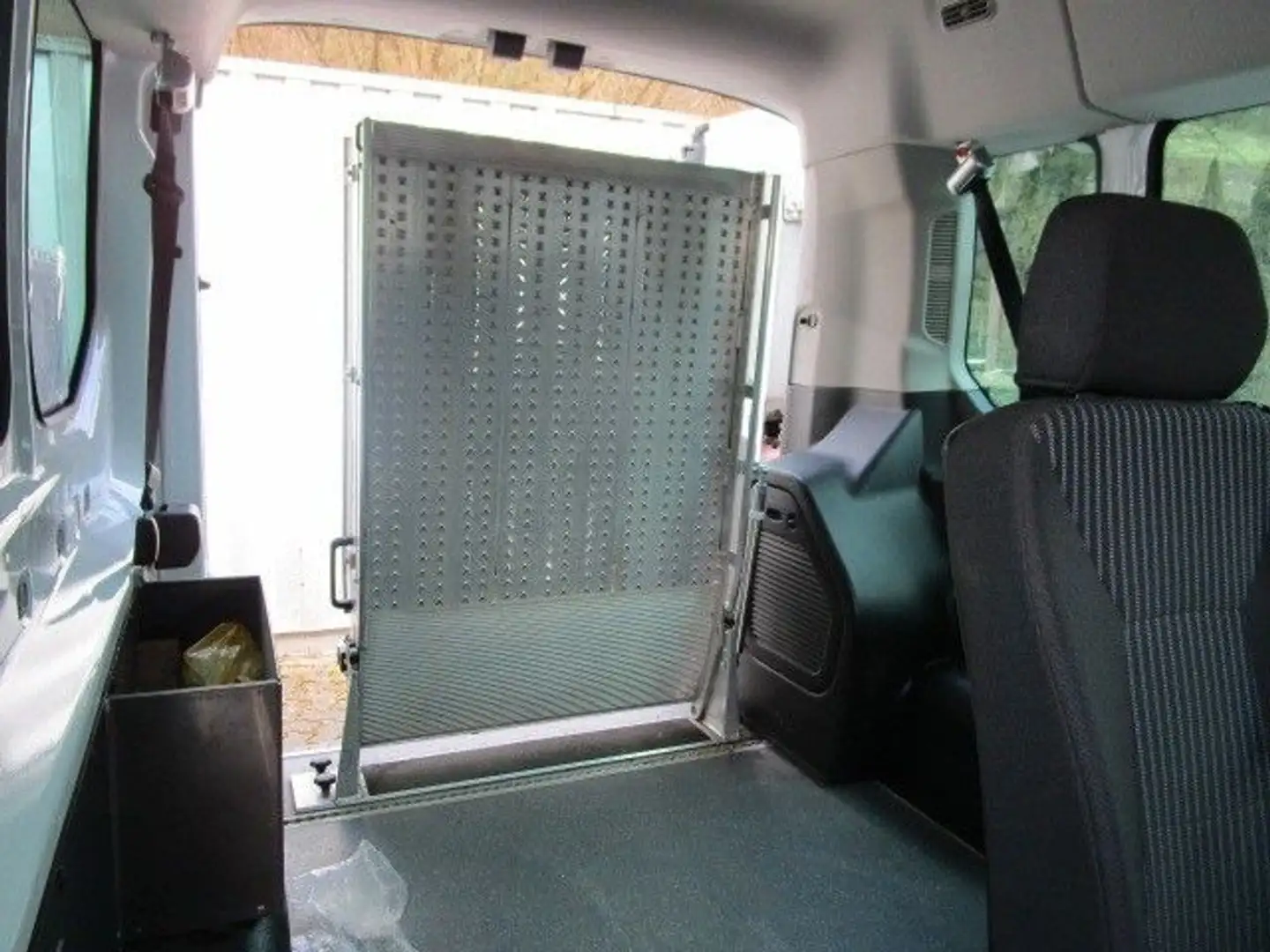 Ford Transit Kombi 2.2TDCI 350L3 Trend BehindertenFah Blanc - 1