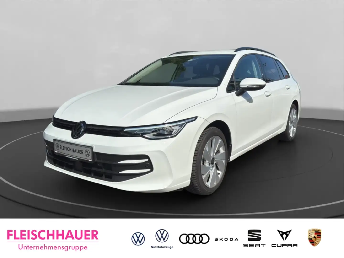 Volkswagen Golf VIII  Variant 1.5 TSI Life AHK LED SHZ KL.AUTO Wit - 1