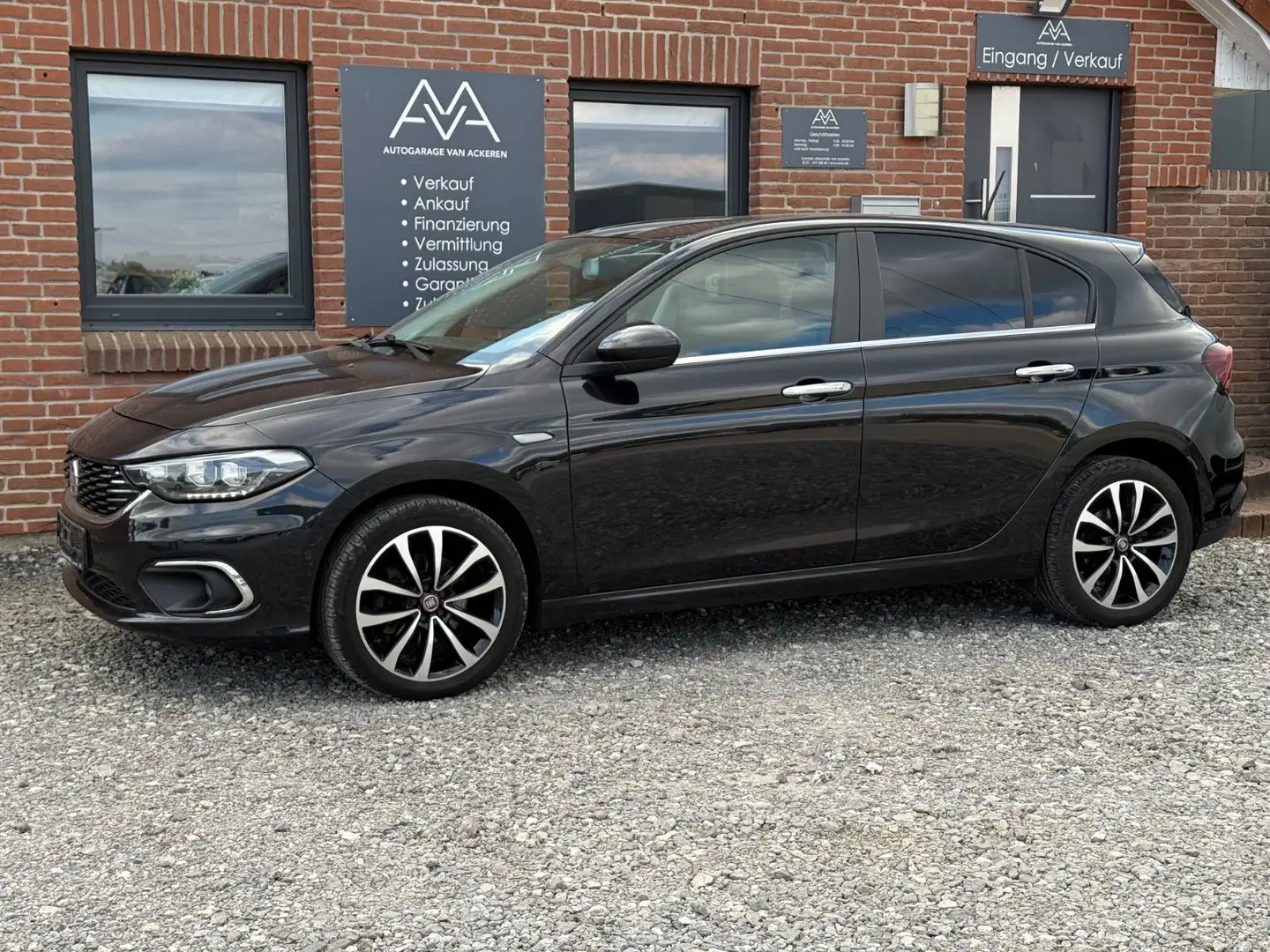 Fiat Tipo 1.4 16V Lounge SHZ Alu CarPlay Schwarz - 2