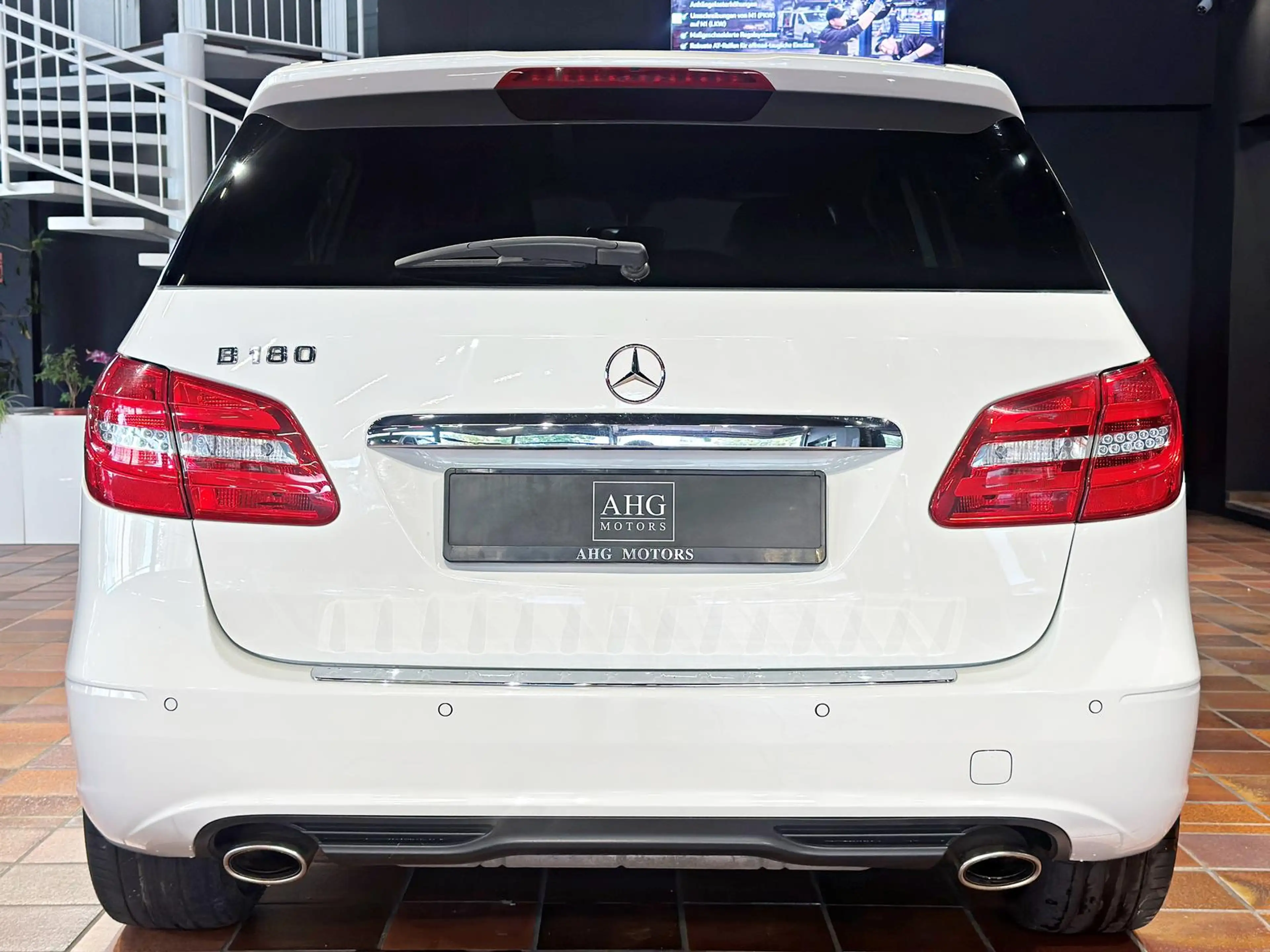 Mercedes-Benz B 180 AMG SPORTPAKET NIGHTPAKET SHZ 18"LM 1.HAND — photo 4