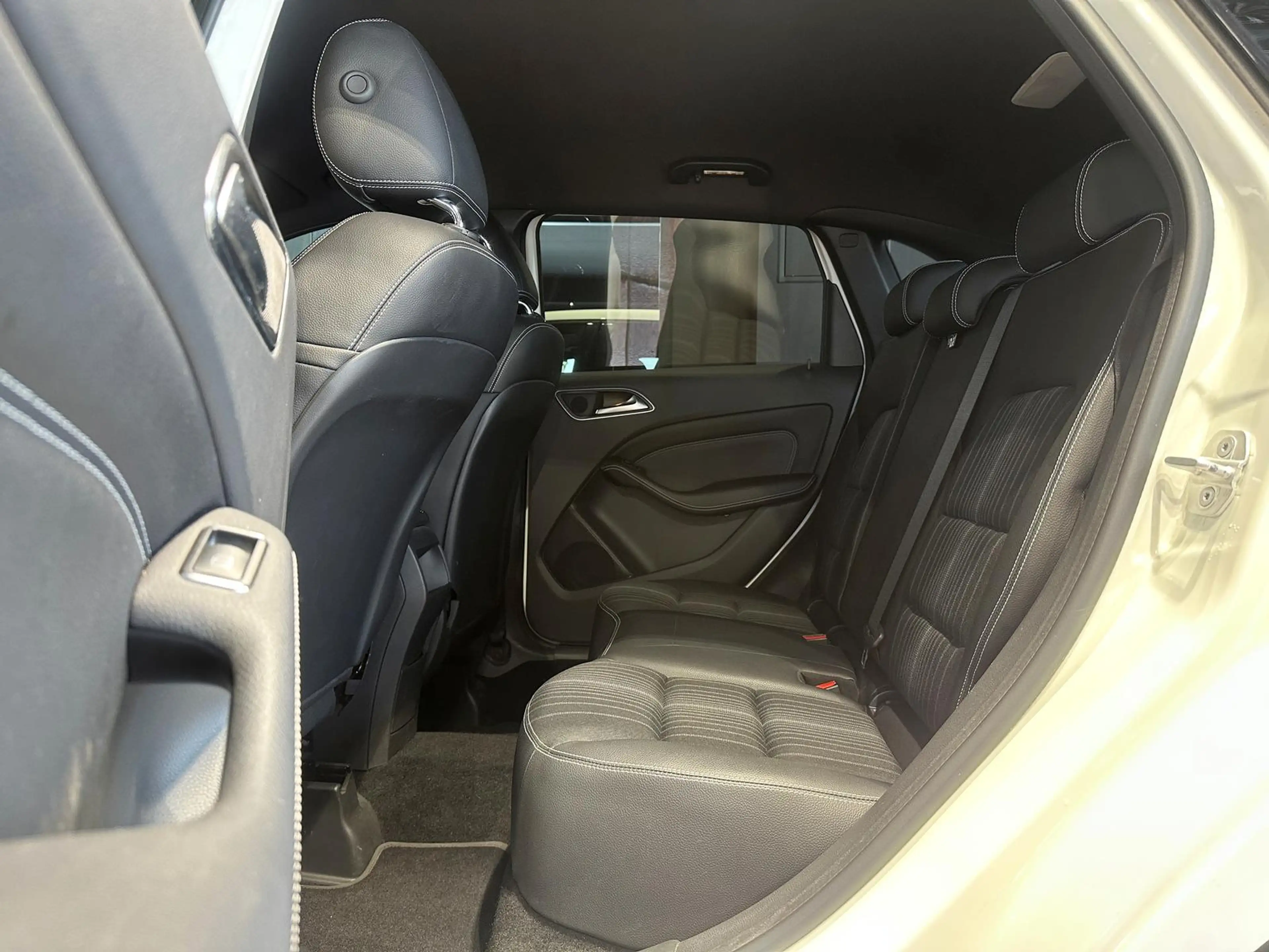 Mercedes-Benz B 180 AMG SPORTPAKET NIGHTPAKET SHZ 18"LM 1.HAND — photo 15