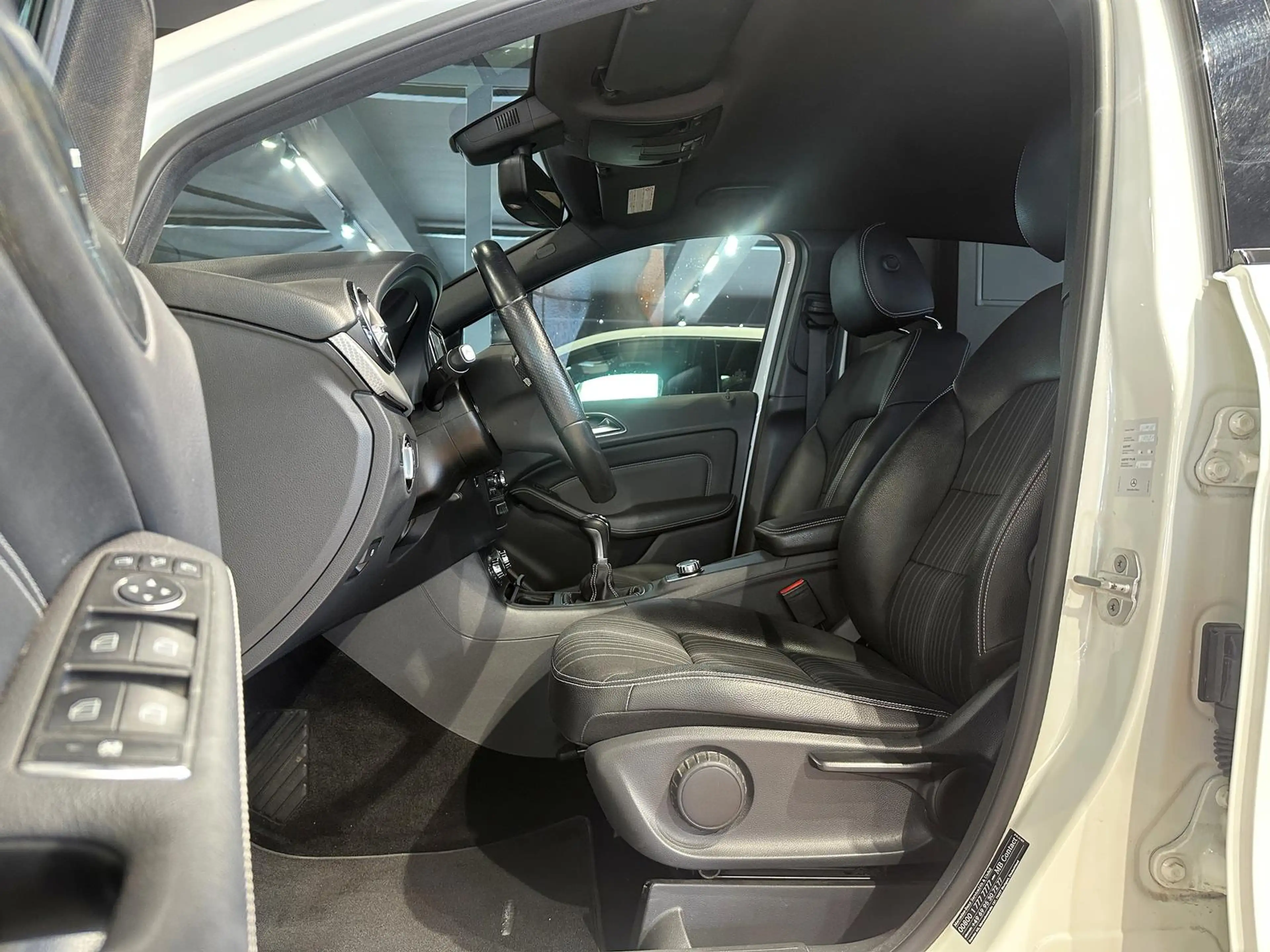 Mercedes-Benz B 180 AMG SPORTPAKET NIGHTPAKET SHZ 18"LM 1.HAND — photo 14