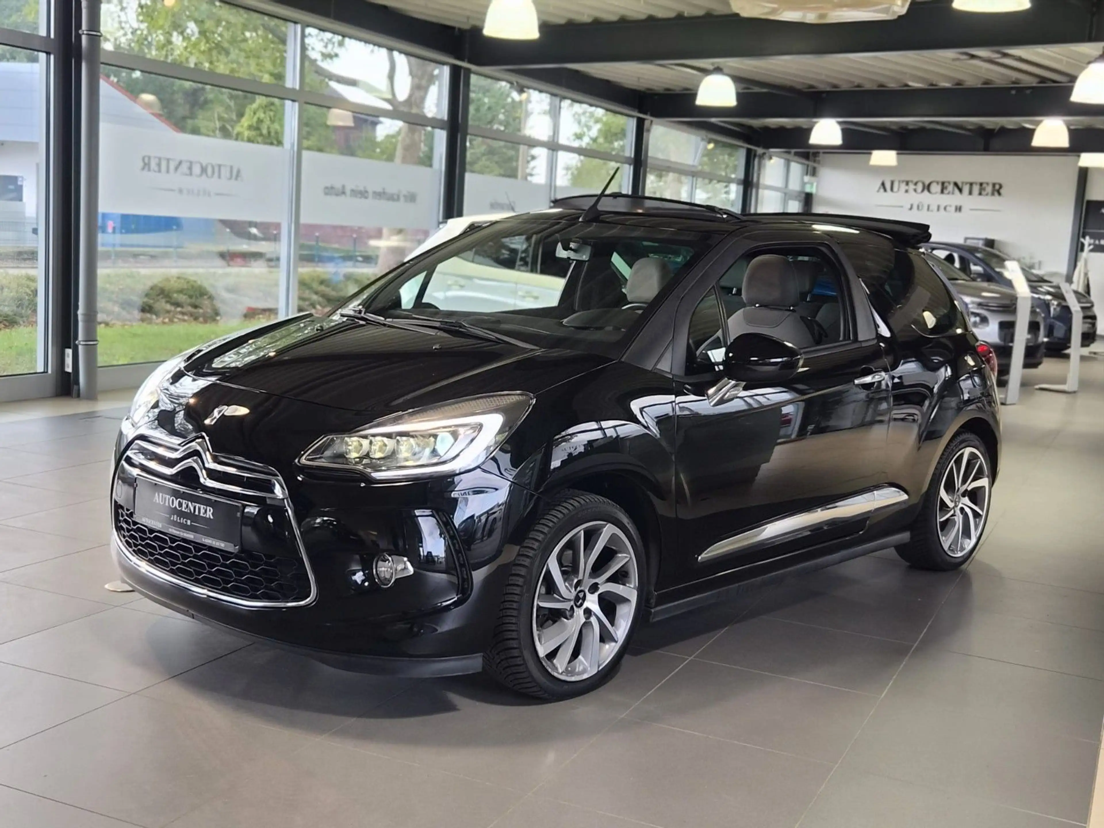 Citroen DS3 Cabrio So Paris* Wenig Km* Allwetterreifen