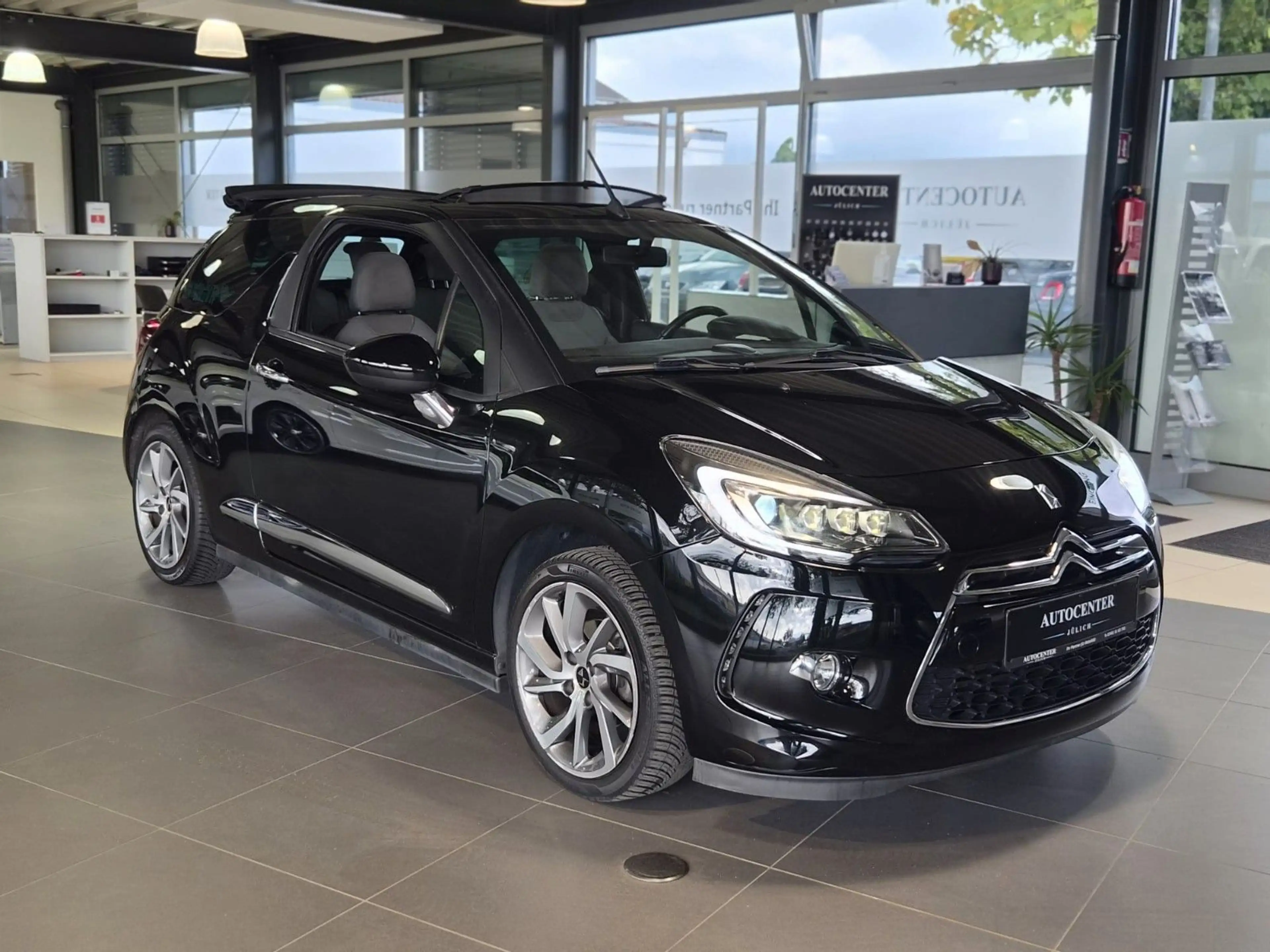 Citroen DS3 Cabrio So Paris* Wenig Km* Allwetterreifen — photo 5