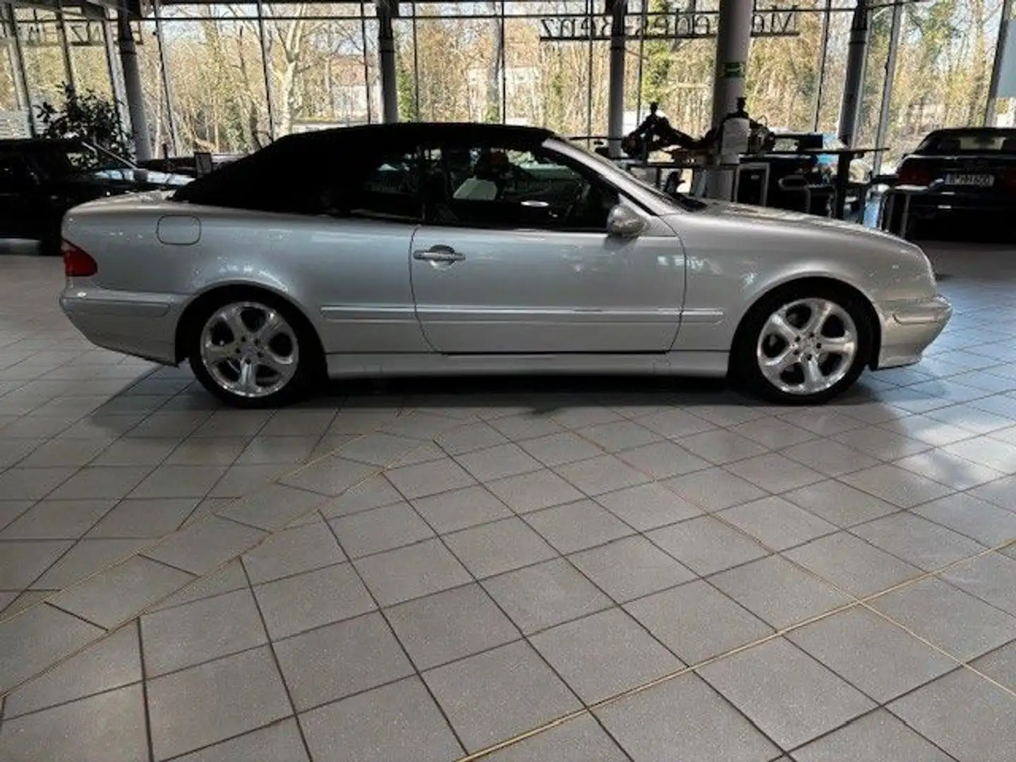 Mercedes-Benz CLK 230 K ELEGANCE final edition Plateado - 2