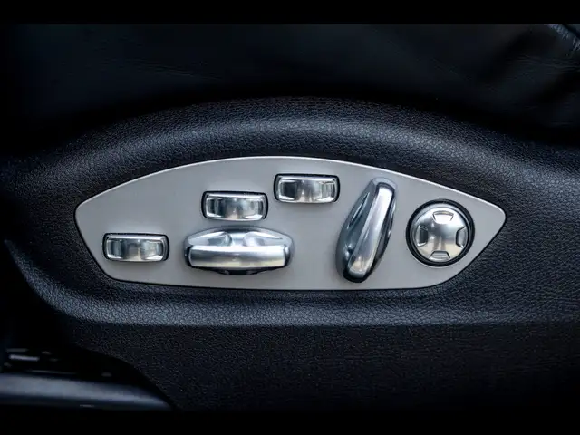 Porsche Macan view 11