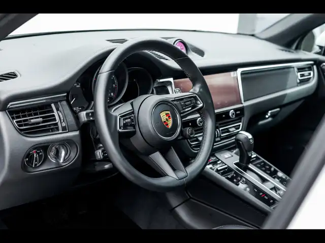 Porsche Macan view 2