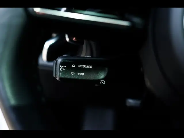 Porsche Macan view 14