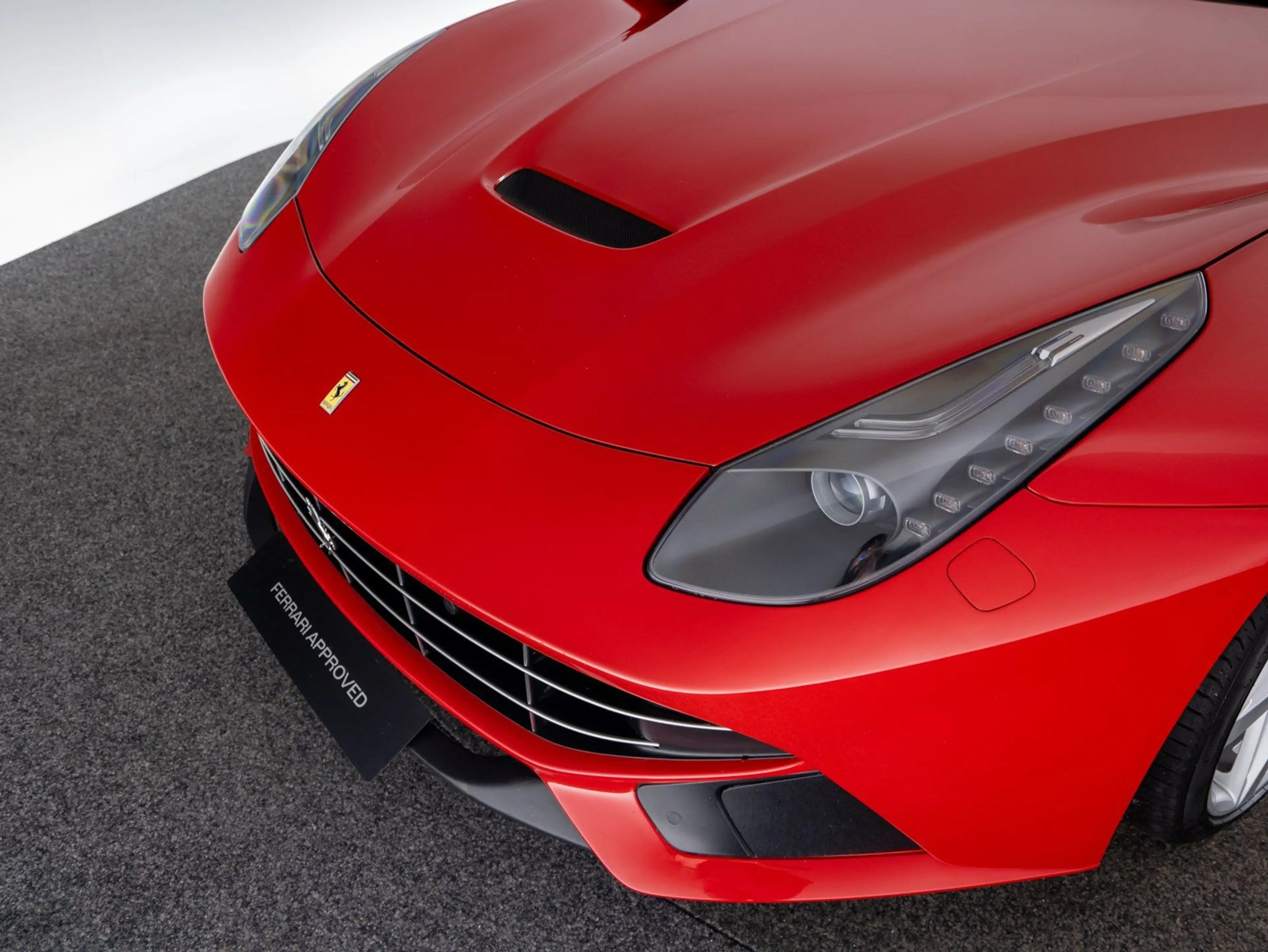 Ferrari F12 berlinetta FERRARI SINGEN — photo 14
