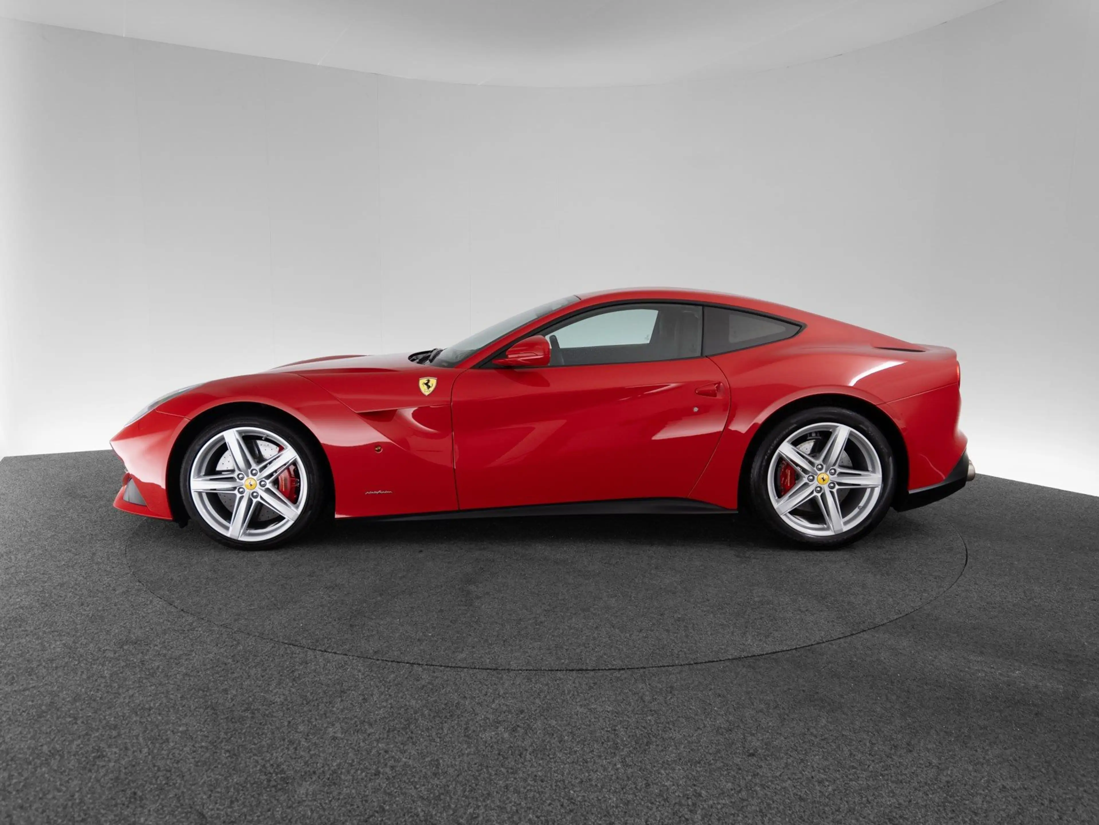 Ferrari F12 berlinetta FERRARI SINGEN — photo 2
