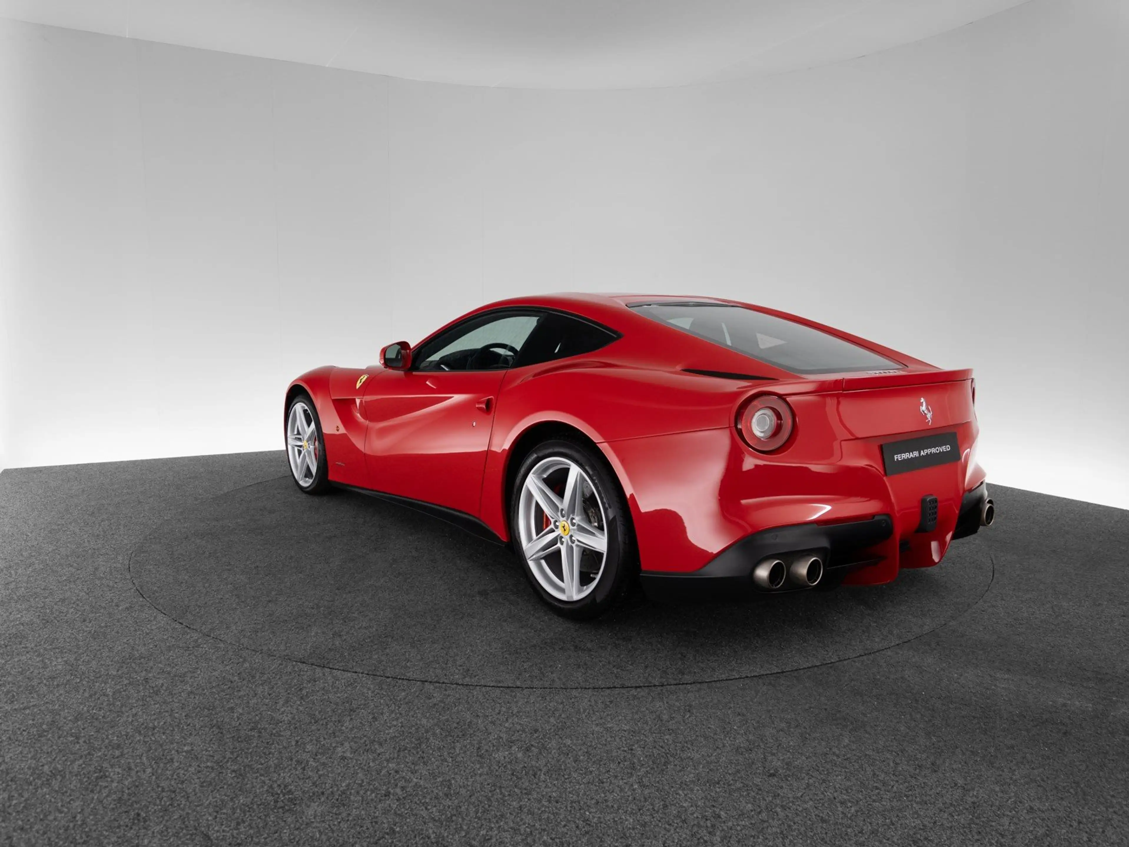 Ferrari F12 berlinetta FERRARI SINGEN — photo 3