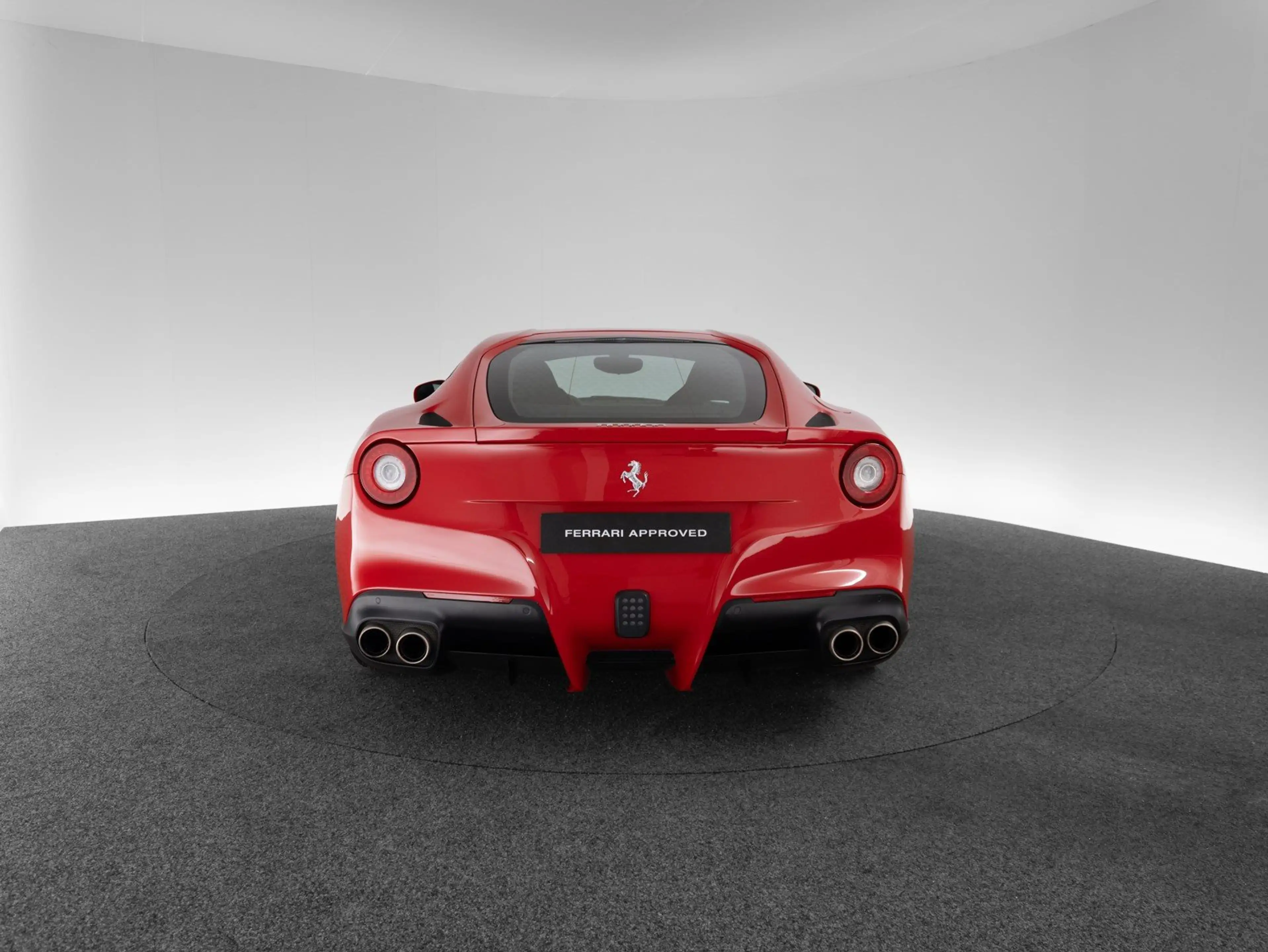 Ferrari F12 berlinetta FERRARI SINGEN — photo 4