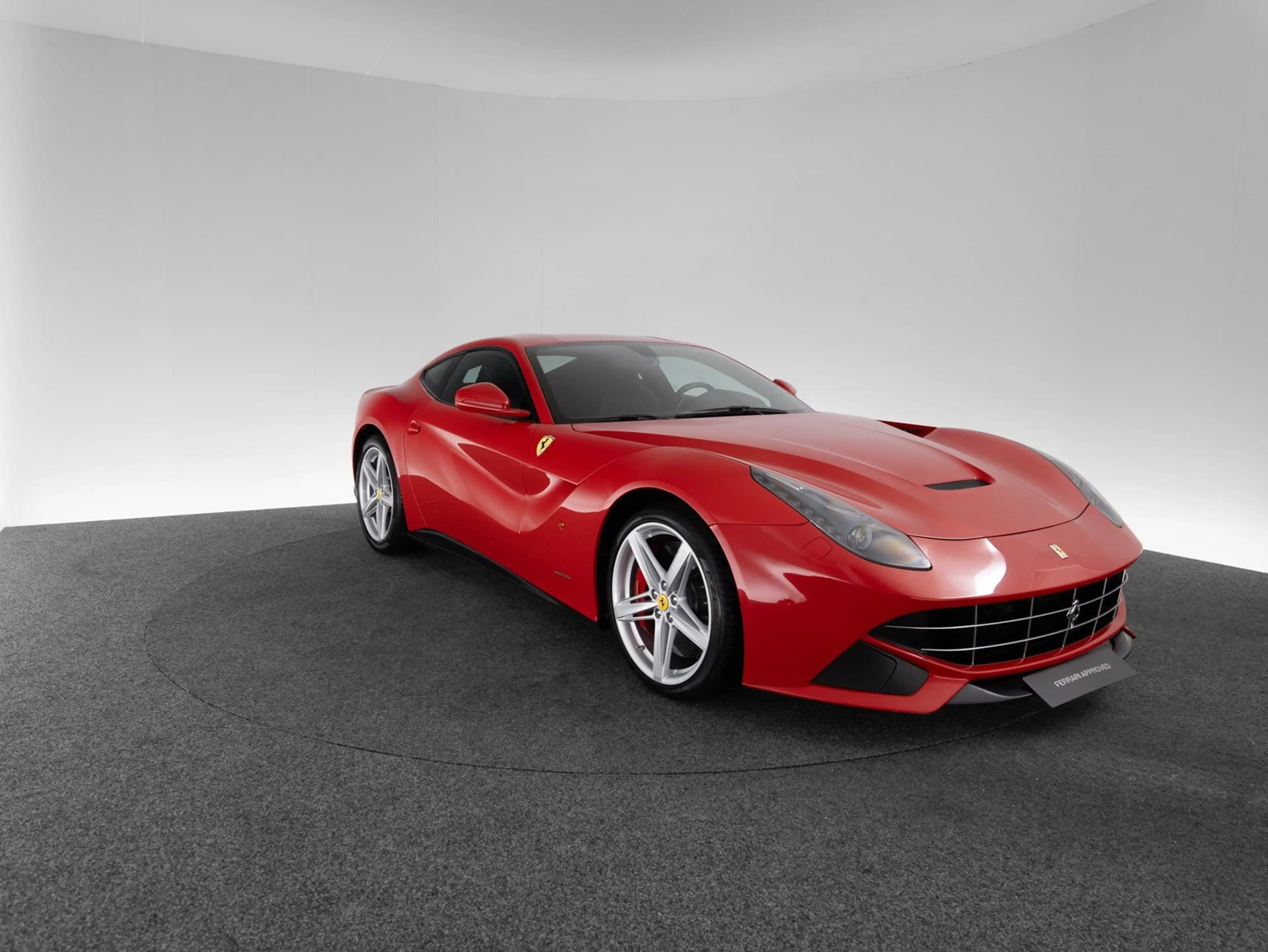 Ferrari F12 berlinetta FERRARI SINGEN — photo 6