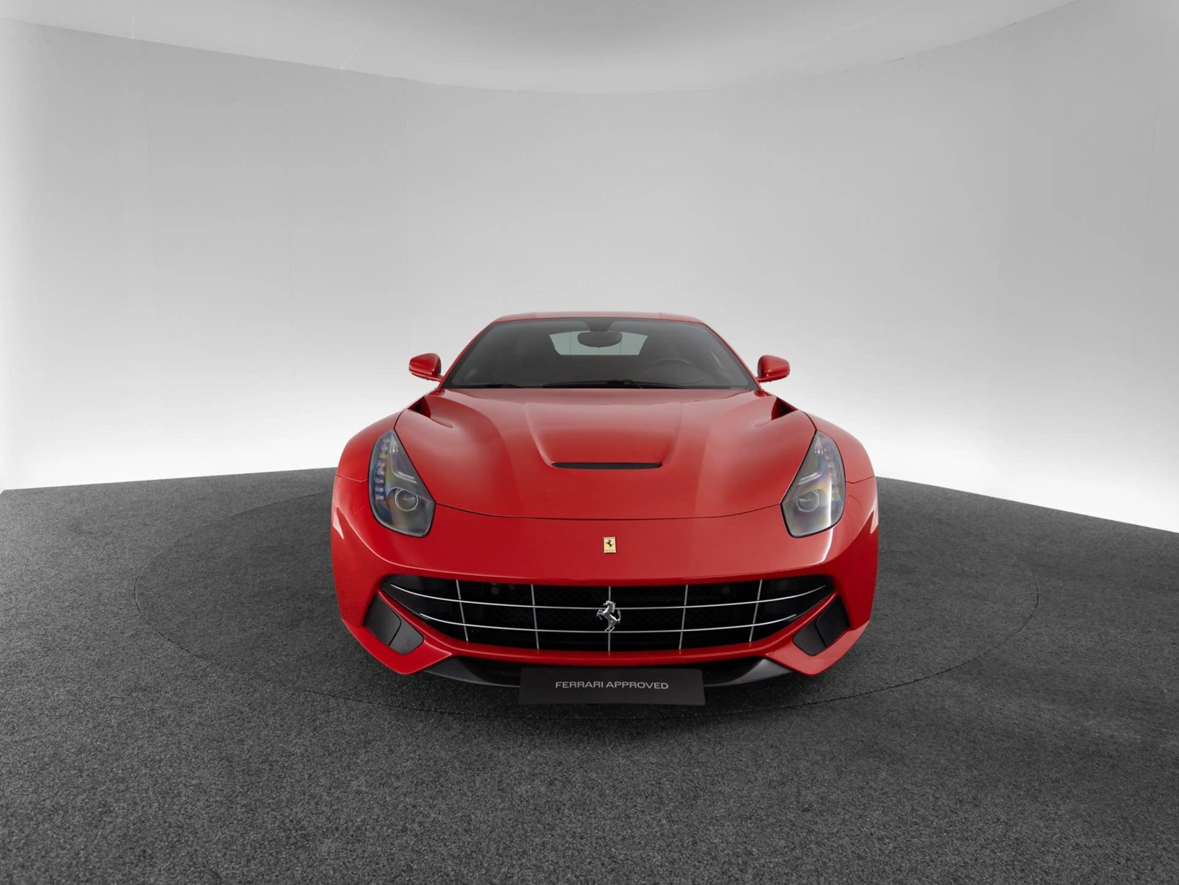 Ferrari F12 berlinetta FERRARI SINGEN — photo 7