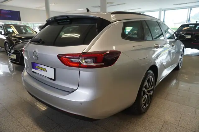 Opel Insignia view 5