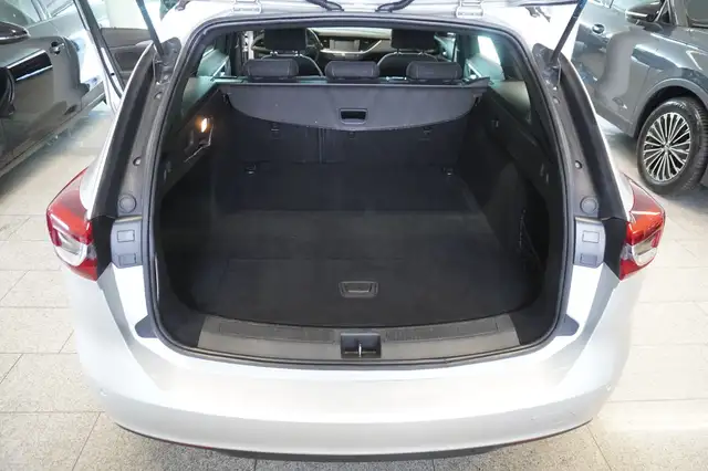 Opel Insignia view 10