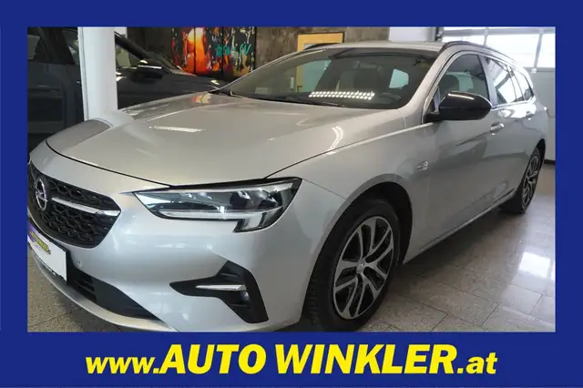 Opel Insignia main image