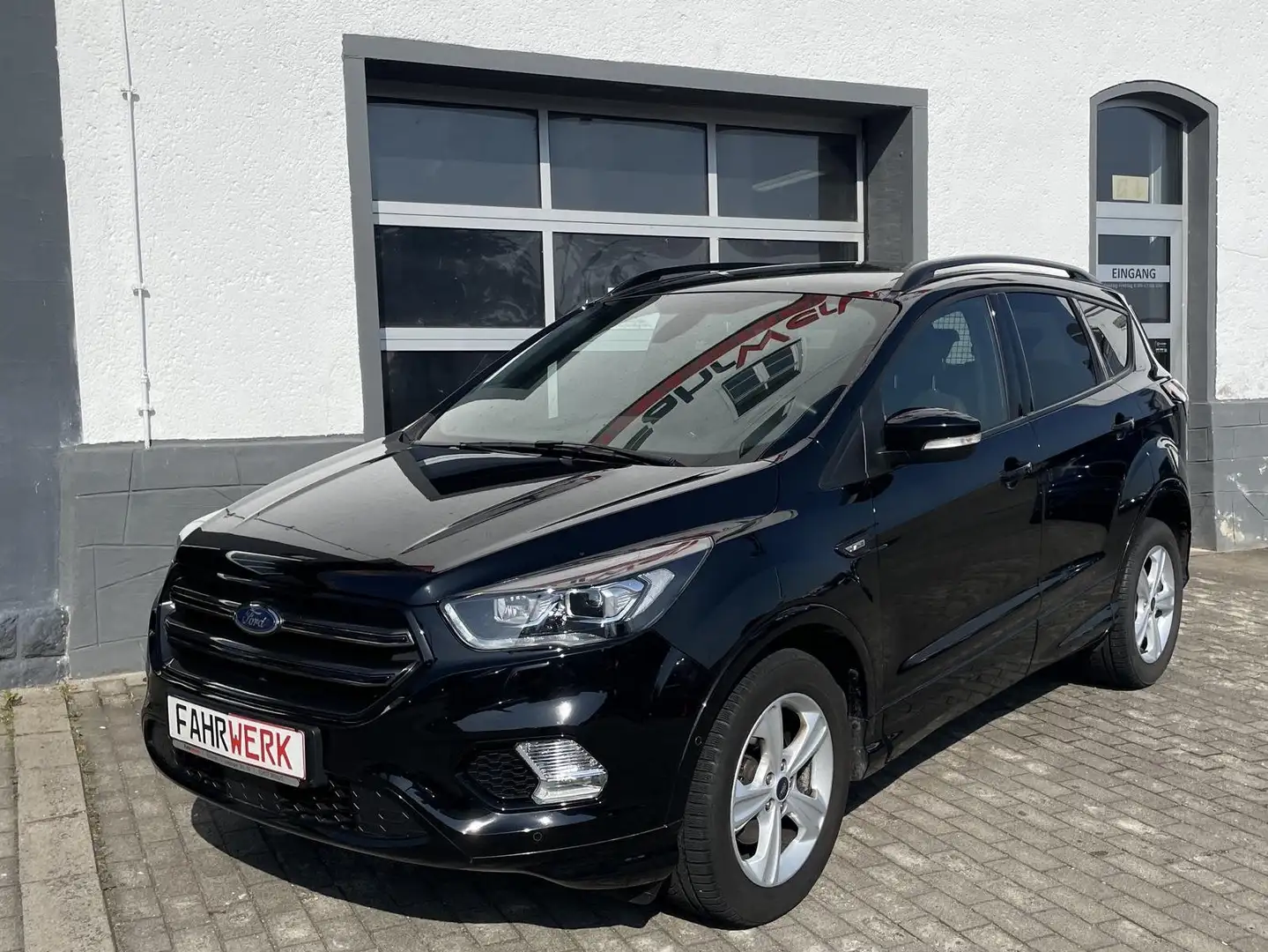 Ford Kuga ST-Line Automatik AHK PDC Kamera TÜV NEU Schwarz - 1