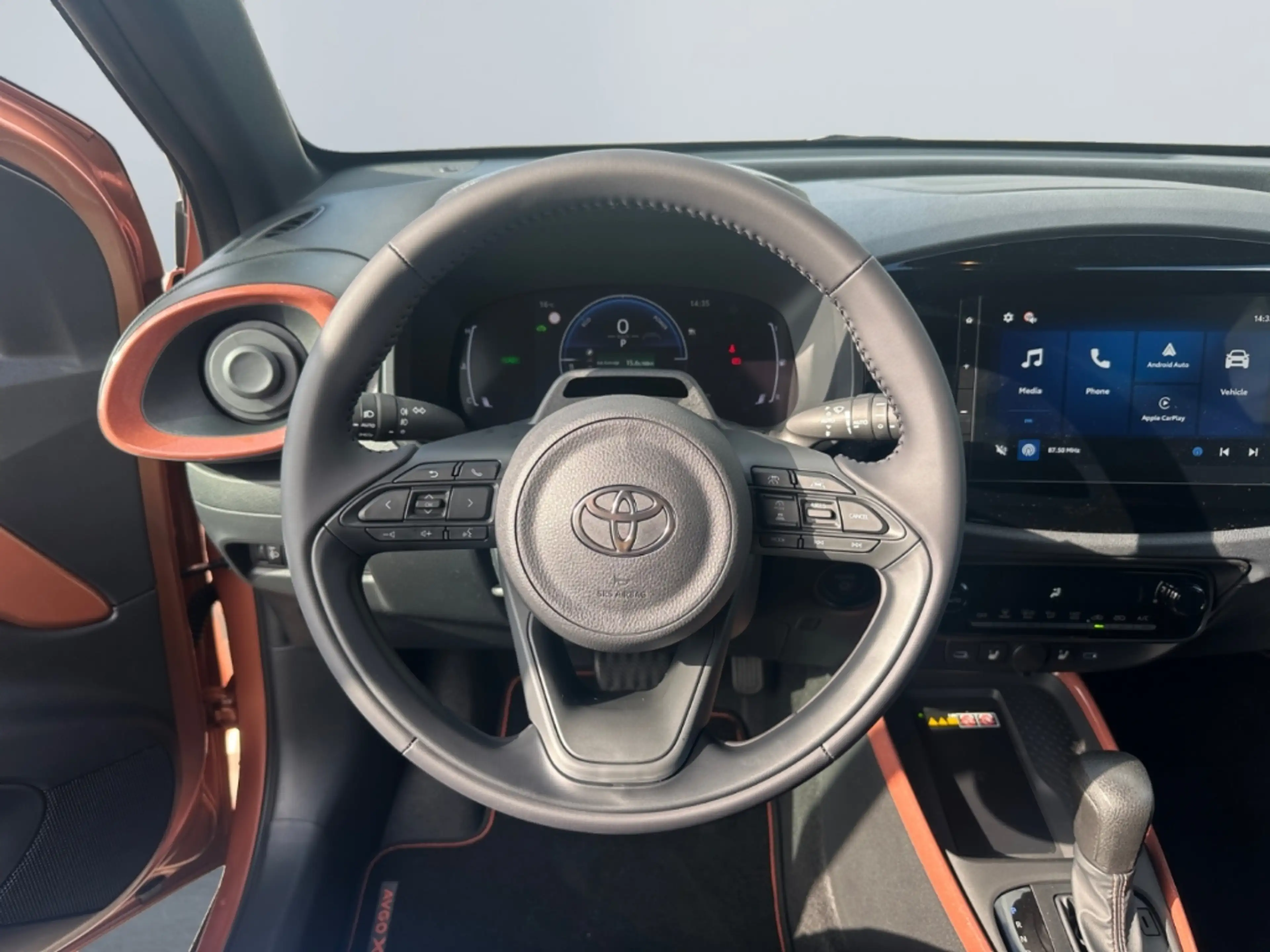 Toyota Aygo X Hybrid *Sitzheizung *Led *CarPlay *Acc — photo 11