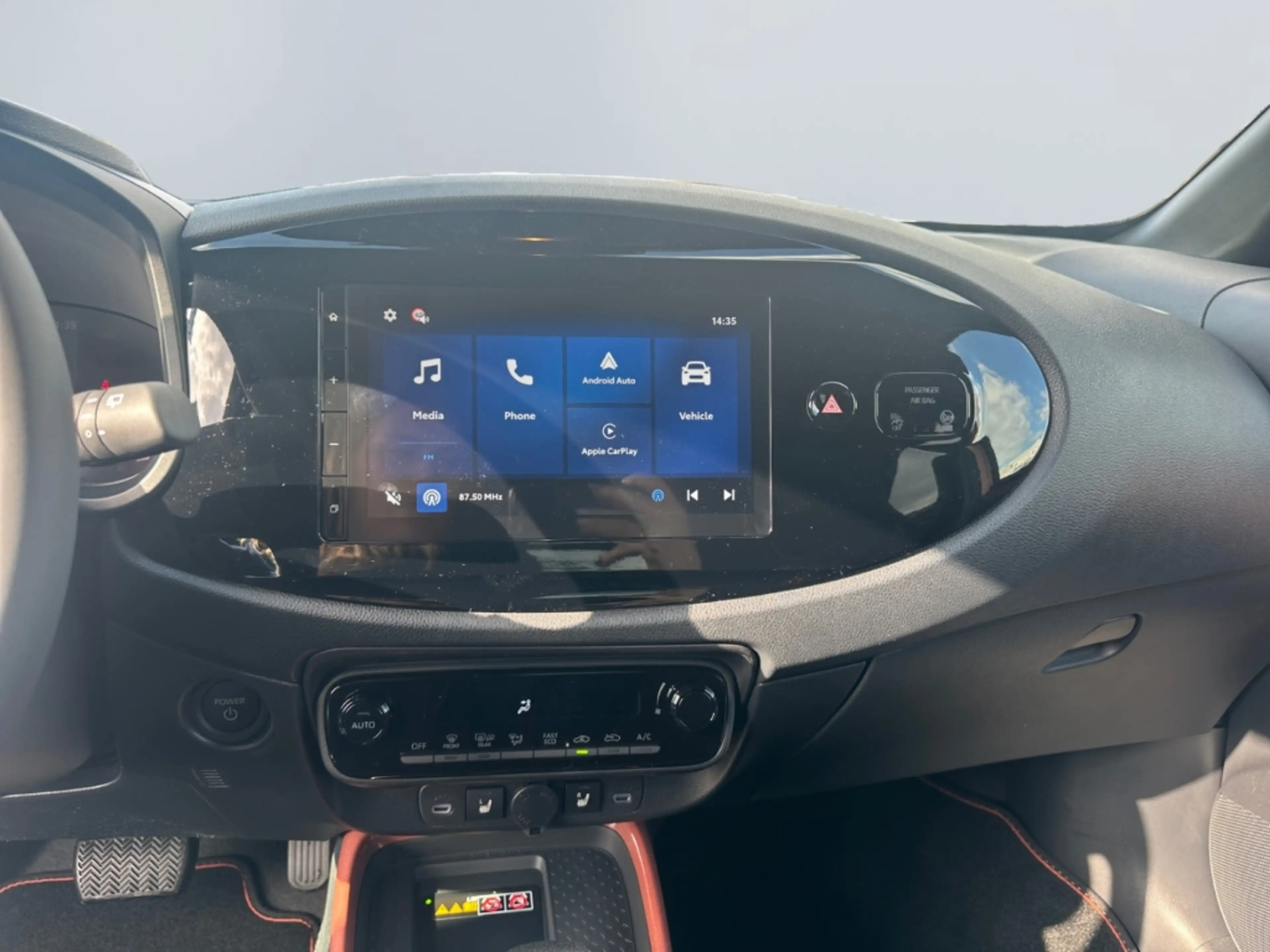 Toyota Aygo X Hybrid *Sitzheizung *Led *CarPlay *Acc — photo 13