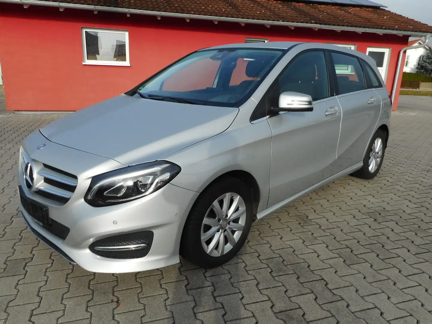 Mercedes-Benz B 180 CDI PDC Kamera LED AHK 1. Hd werkstattgepf Silber - 1