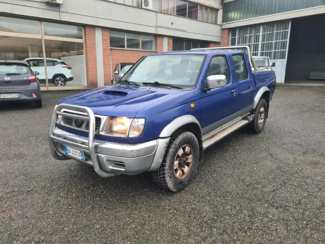 Nissan Navara pick up 2.5td 104cv double cab