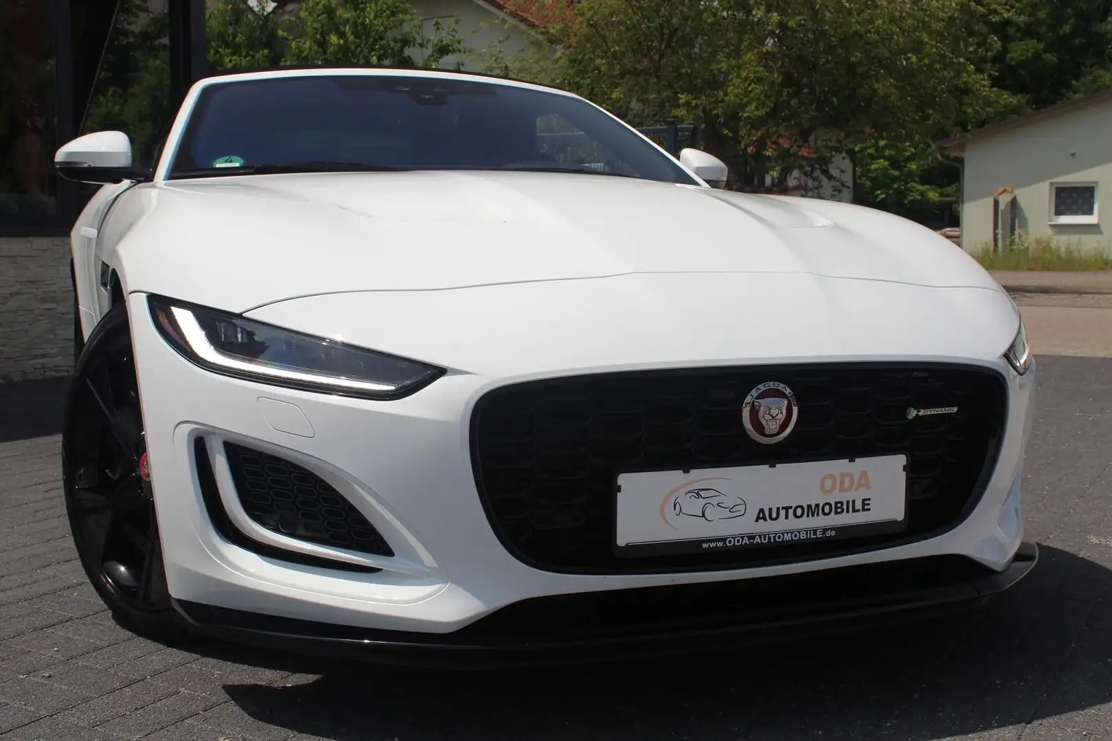 Jaguar F-Type Cabriolet 5.0 V8 R-Dynamic AWD Bílá - 1