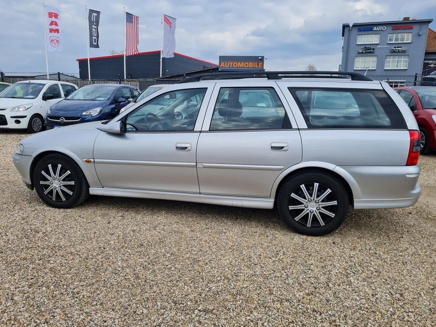 Opel Vectra Vectra-B-Caravan / Verkauf an Händler-Export Gris - 2